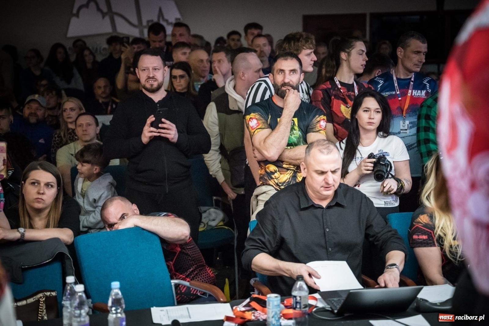 Zdjęcie w galerii na portalu naszraciborz.pl: Racibórz areną krajowej rywalizacji. Na zamku trwają XXVI Mistrzostwa Polski w Armwrestlingu wiadomości z regionu