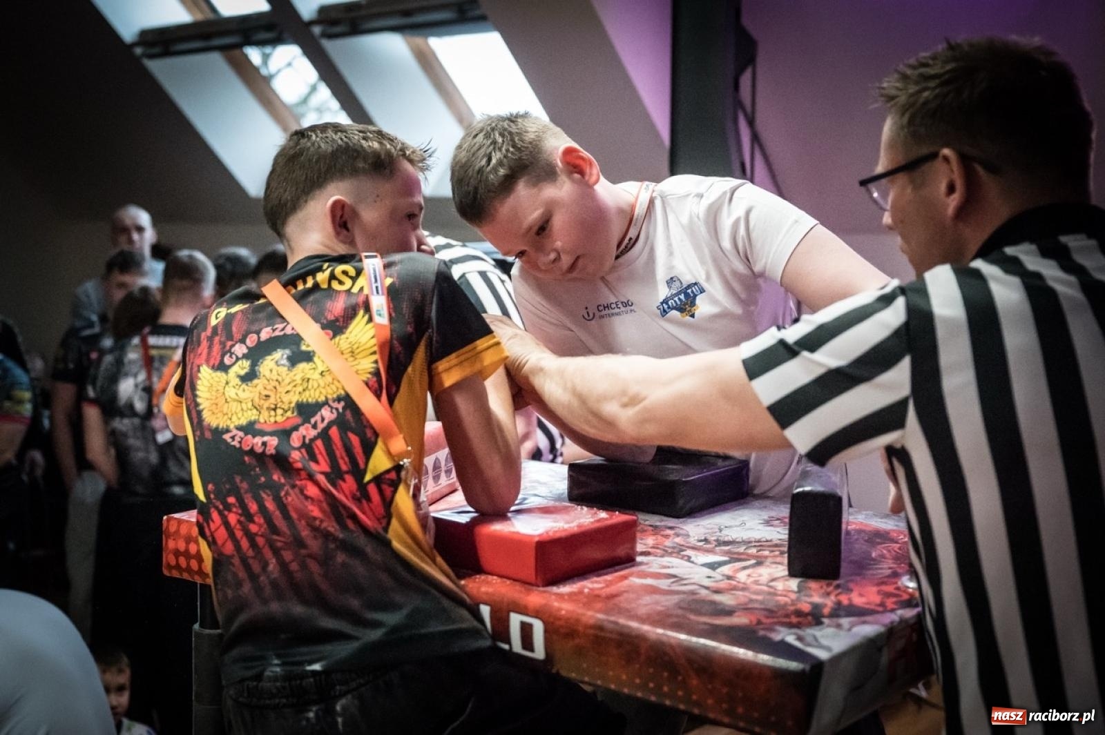 Zdjęcie w galerii na portalu naszraciborz.pl: Racibórz areną krajowej rywalizacji. Na zamku trwają XXVI Mistrzostwa Polski w Armwrestlingu wiadomości z regionu