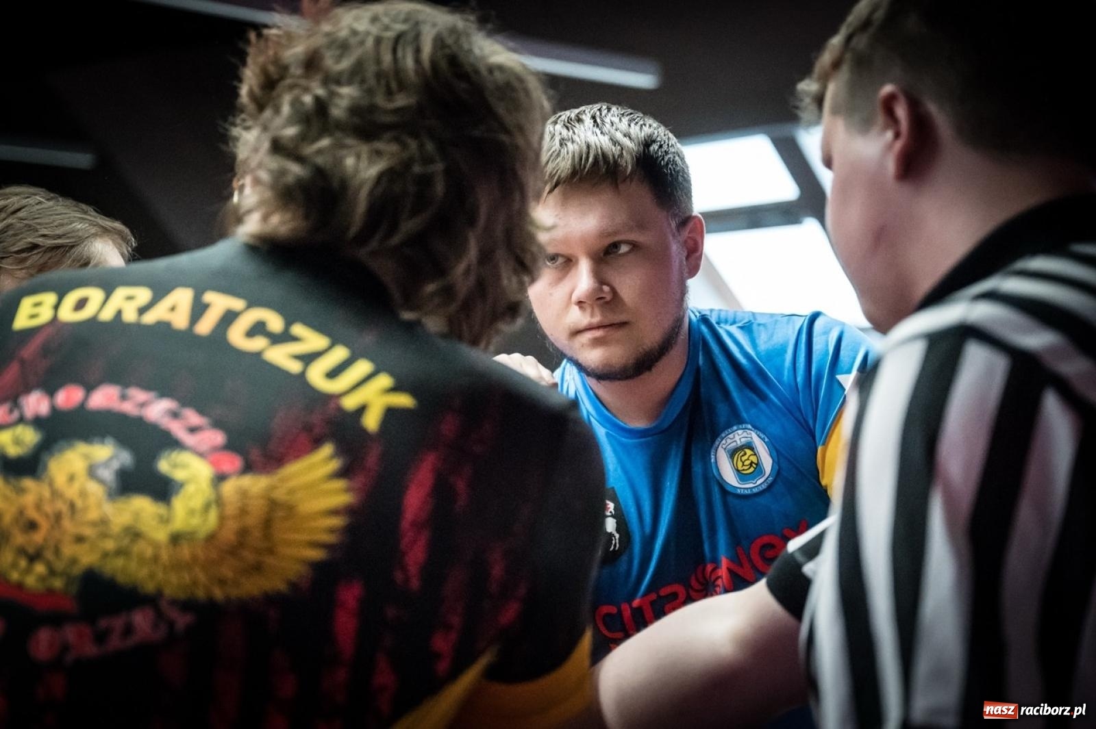 Zdjęcie w galerii na portalu naszraciborz.pl: Racibórz areną krajowej rywalizacji. Na zamku trwają XXVI Mistrzostwa Polski w Armwrestlingu wiadomości z regionu