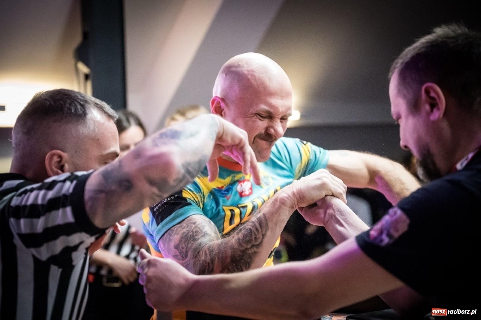 Zdjęcie w galerii na portalu naszraciborz.pl: Racibórz areną krajowej rywalizacji. Na zamku trwają XXVI Mistrzostwa Polski w Armwrestlingu wiadomości z regionu