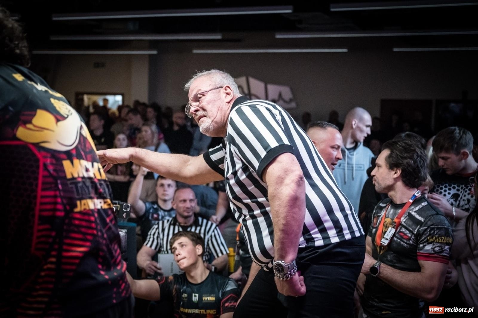 Zdjęcie w galerii na portalu naszraciborz.pl: Racibórz areną krajowej rywalizacji. Na zamku trwają XXVI Mistrzostwa Polski w Armwrestlingu wiadomości z regionu