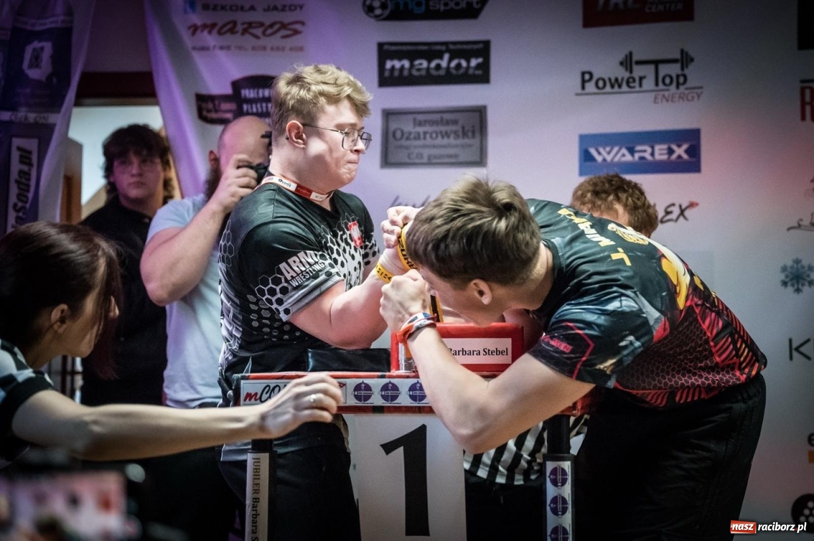 Zdjęcie w galerii na portalu naszraciborz.pl: Racibórz areną krajowej rywalizacji. Na zamku trwają XXVI Mistrzostwa Polski w Armwrestlingu wiadomości z regionu