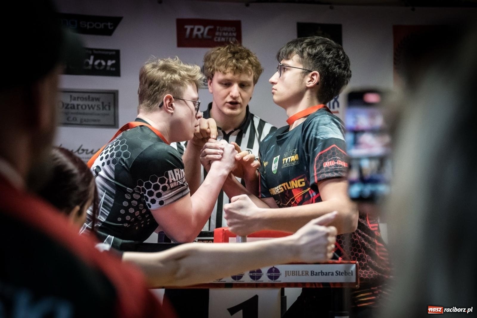 Zdjęcie w galerii na portalu naszraciborz.pl: Racibórz areną krajowej rywalizacji. Na zamku trwają XXVI Mistrzostwa Polski w Armwrestlingu wiadomości z regionu