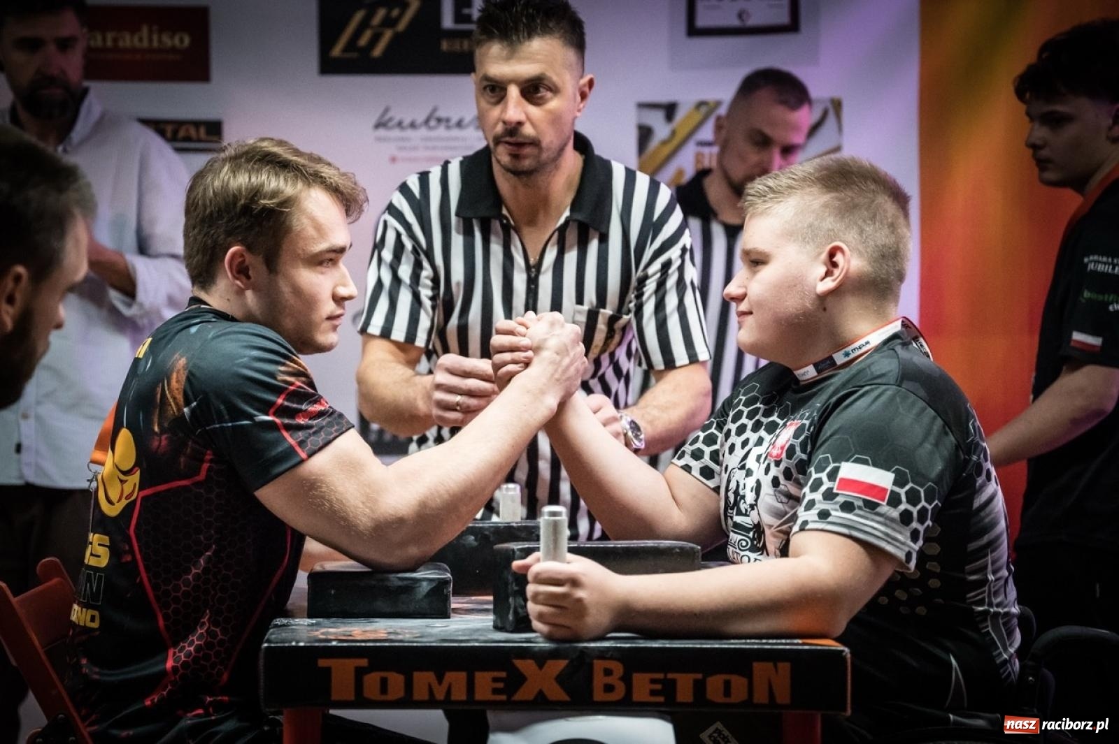 Zdjęcie w galerii na portalu naszraciborz.pl: Racibórz areną krajowej rywalizacji. Na zamku trwają XXVI Mistrzostwa Polski w Armwrestlingu wiadomości z regionu