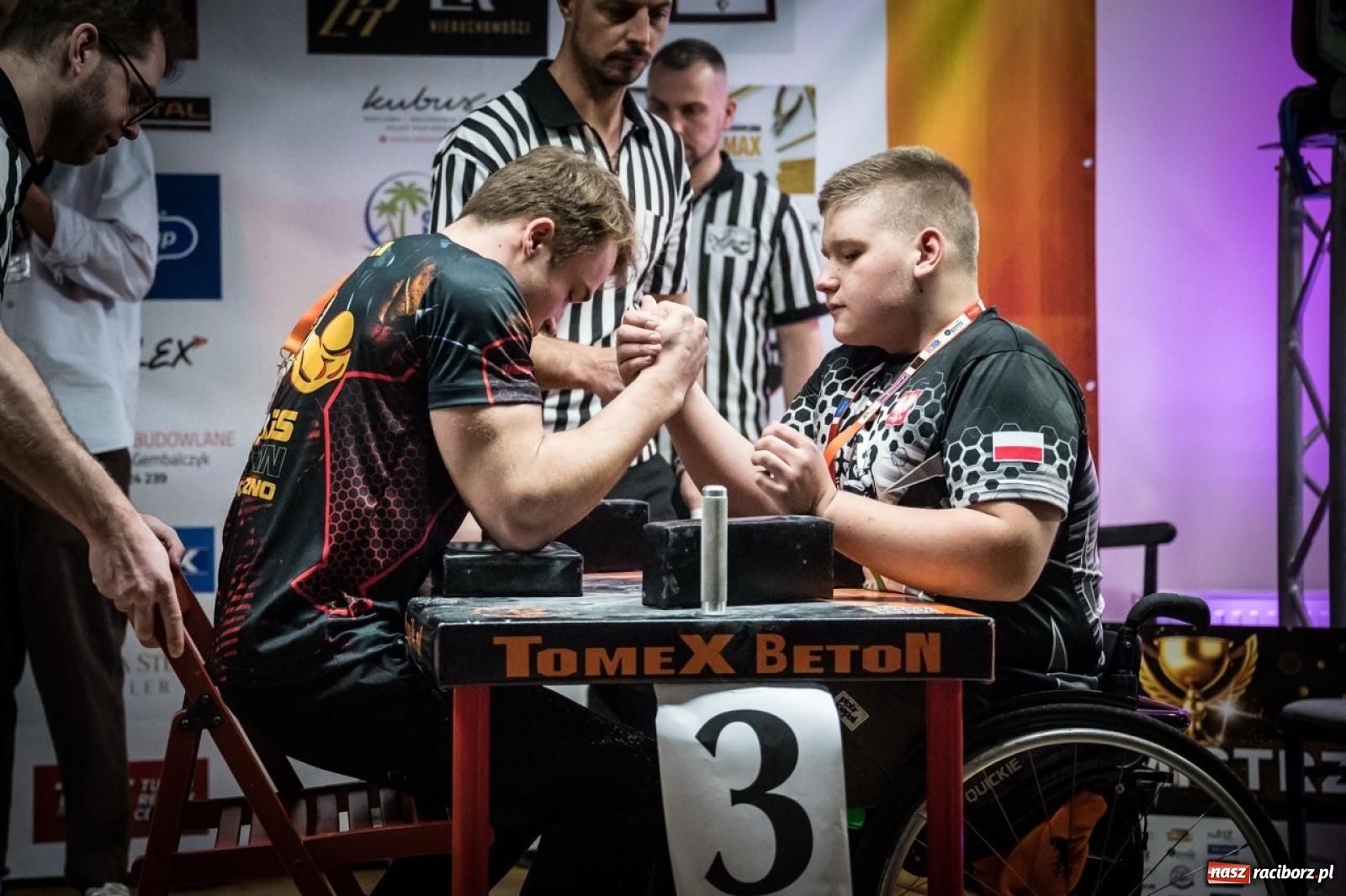 Zdjęcie w galerii na portalu naszraciborz.pl: Racibórz areną krajowej rywalizacji. Na zamku trwają XXVI Mistrzostwa Polski w Armwrestlingu wiadomości z regionu