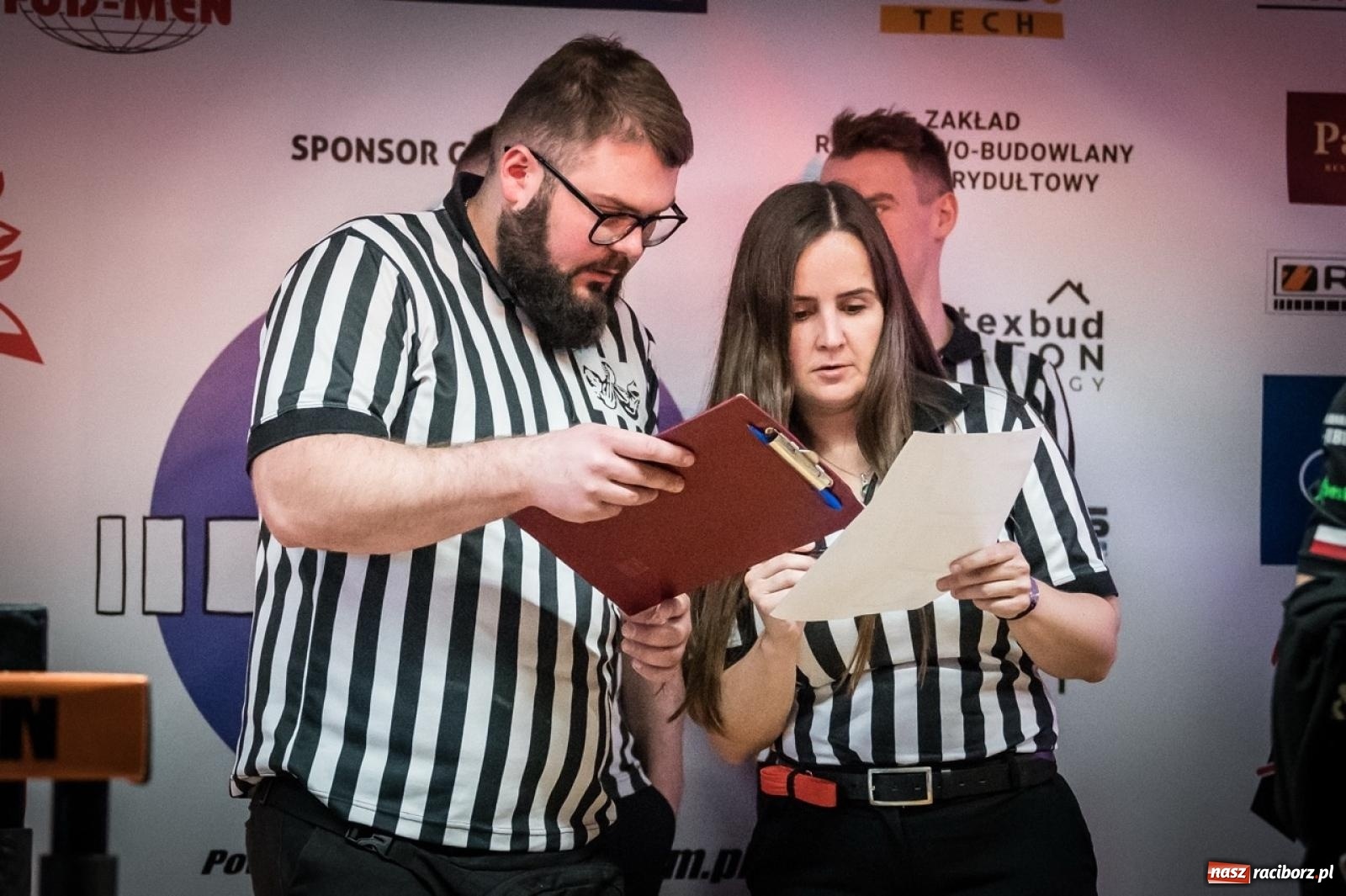 Zdjęcie w galerii na portalu naszraciborz.pl: Racibórz areną krajowej rywalizacji. Na zamku trwają XXVI Mistrzostwa Polski w Armwrestlingu wiadomości z regionu