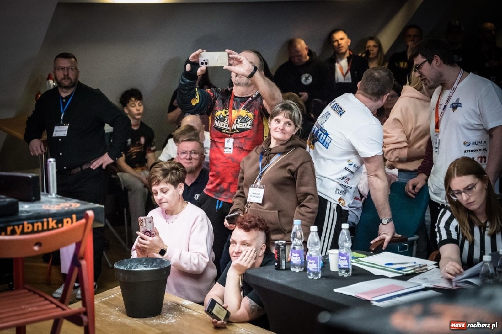 Zdjęcie w galerii na portalu naszraciborz.pl: Racibórz areną krajowej rywalizacji. Na zamku trwają XXVI Mistrzostwa Polski w Armwrestlingu wiadomości z regionu