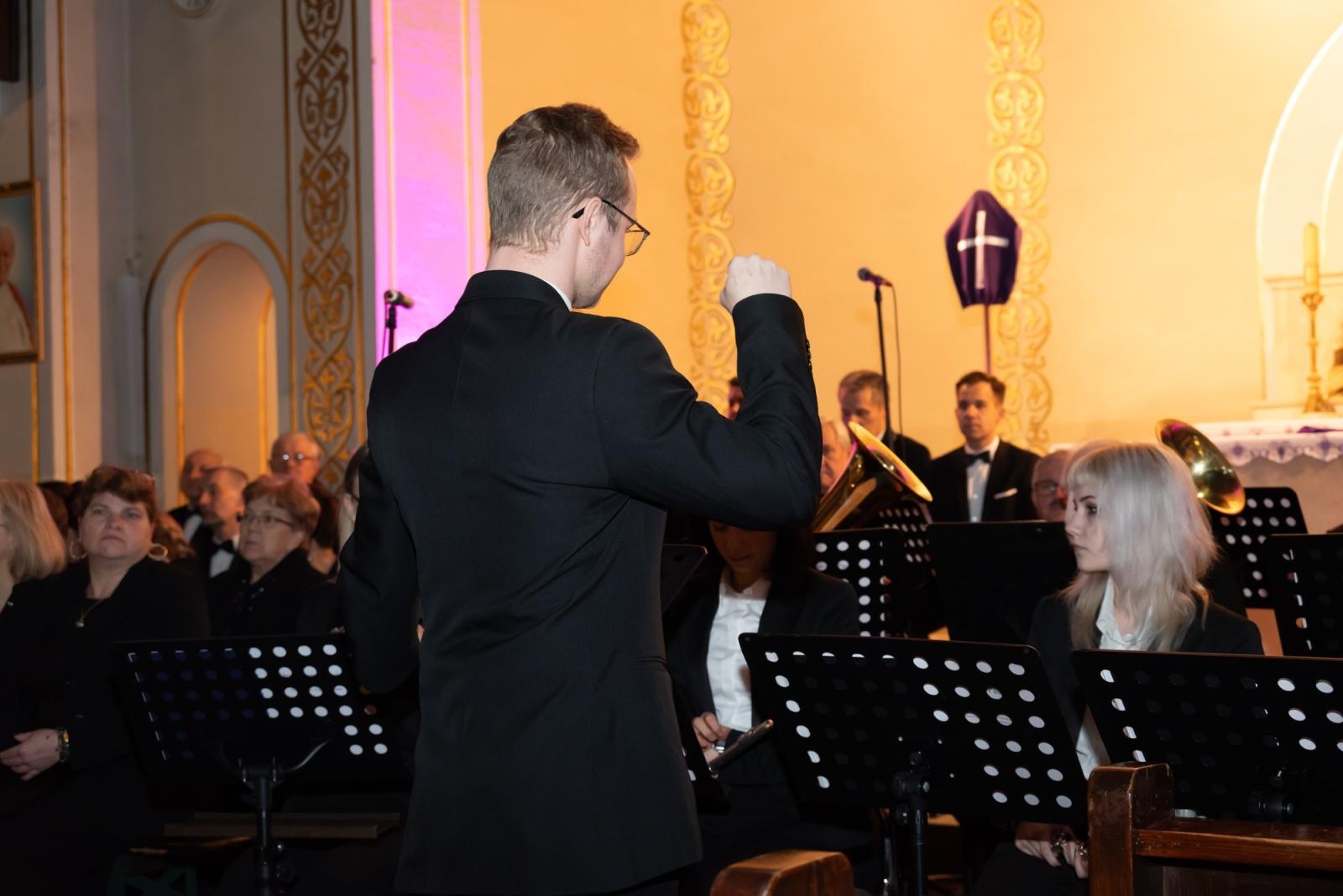 Zdjęcie w galerii na portalu naszraciborz.pl: Oratorium Pasyjne w Zabełkowie. Muzyczne i duchowe wydarzenie w kościele św. Jadwigi wiadomości z regionu