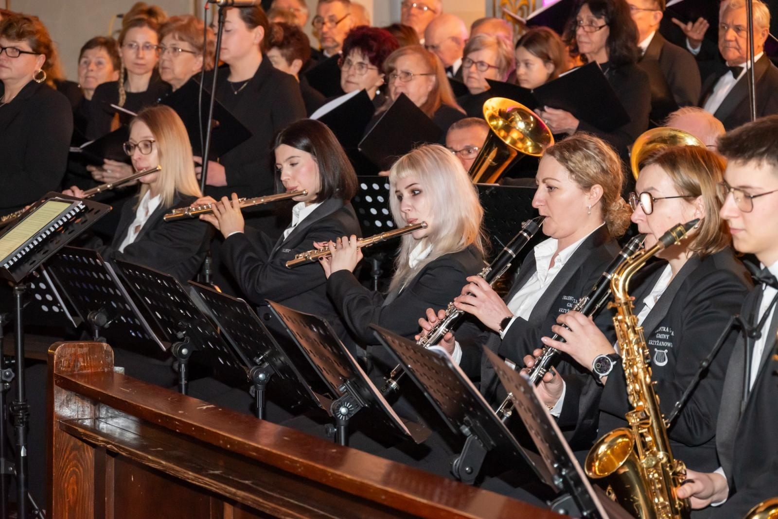 Zdjęcie w galerii na portalu naszraciborz.pl: Oratorium Pasyjne w Zabełkowie. Muzyczne i duchowe wydarzenie w kościele św. Jadwigi wiadomości z regionu