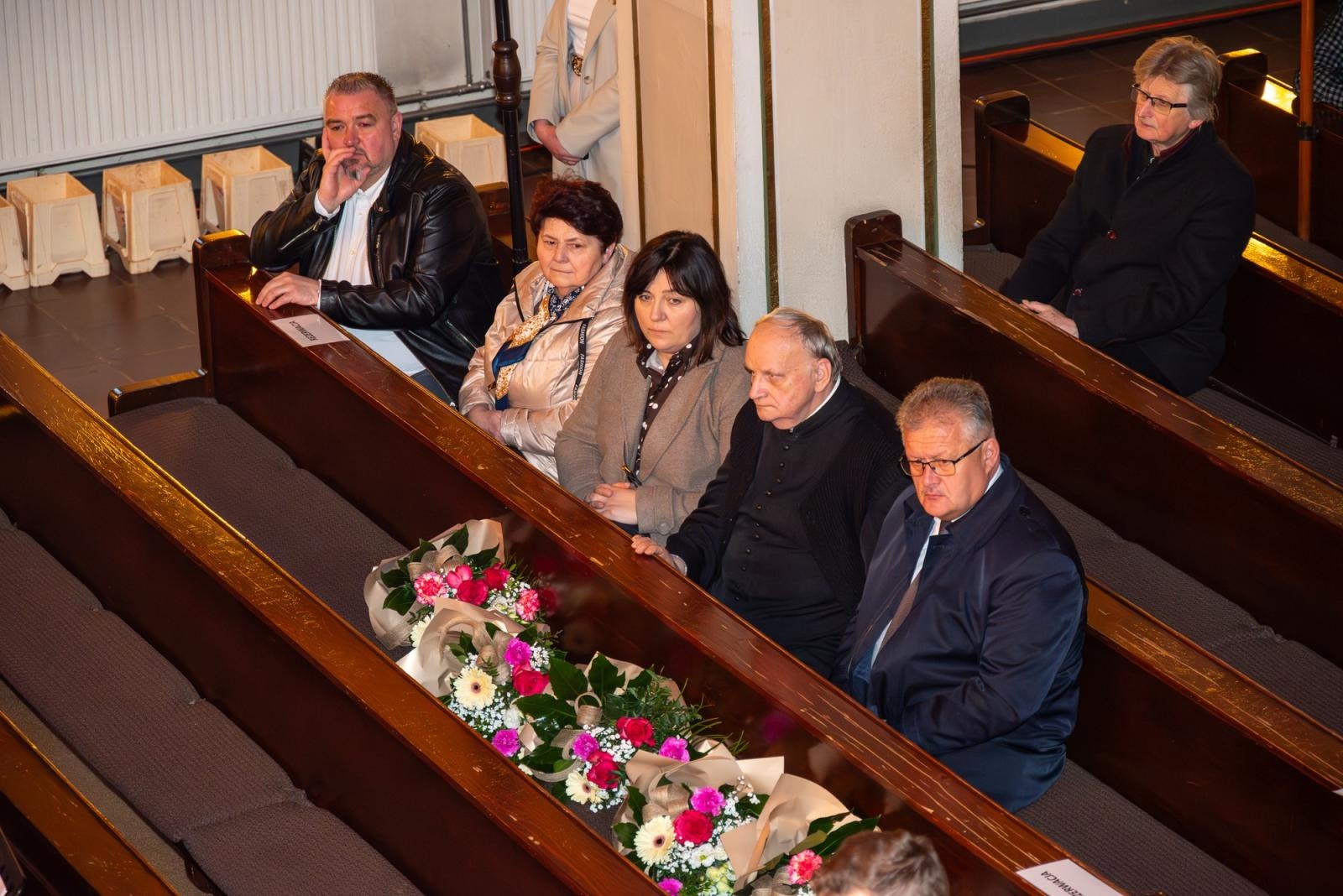 Zdjęcie w galerii na portalu naszraciborz.pl: Oratorium Pasyjne w Zabełkowie. Muzyczne i duchowe wydarzenie w kościele św. Jadwigi wiadomości z regionu