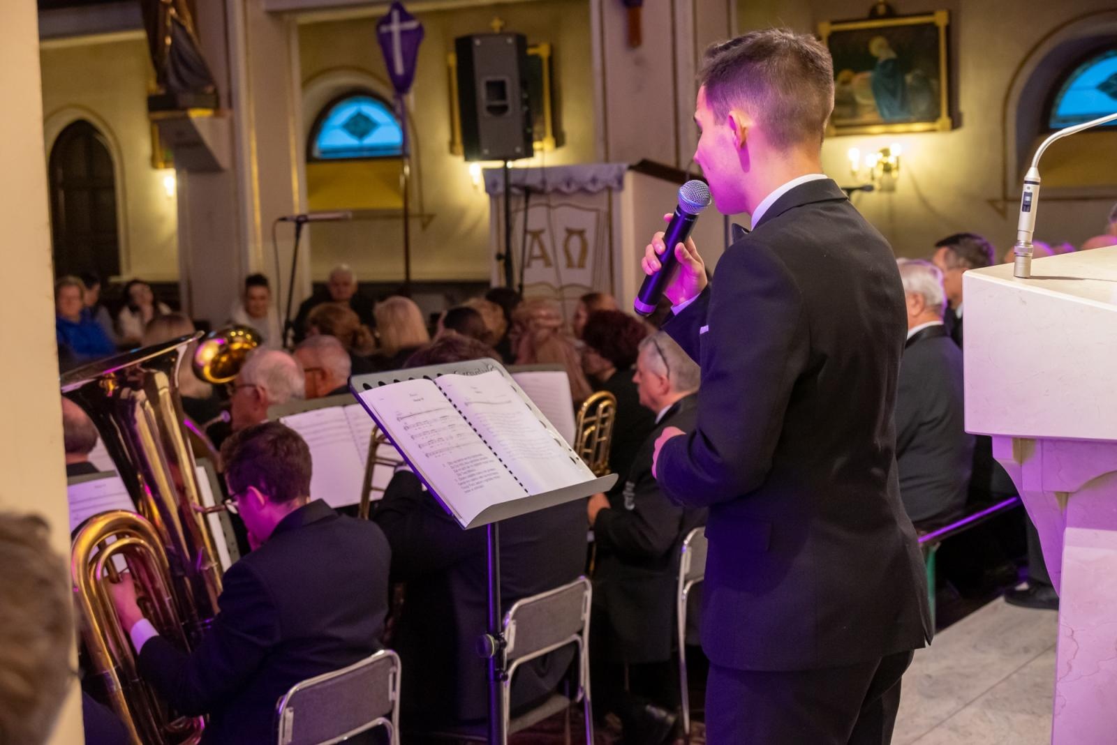 Zdjęcie w galerii na portalu naszraciborz.pl: Oratorium Pasyjne w Zabełkowie. Muzyczne i duchowe wydarzenie w kościele św. Jadwigi wiadomości z regionu