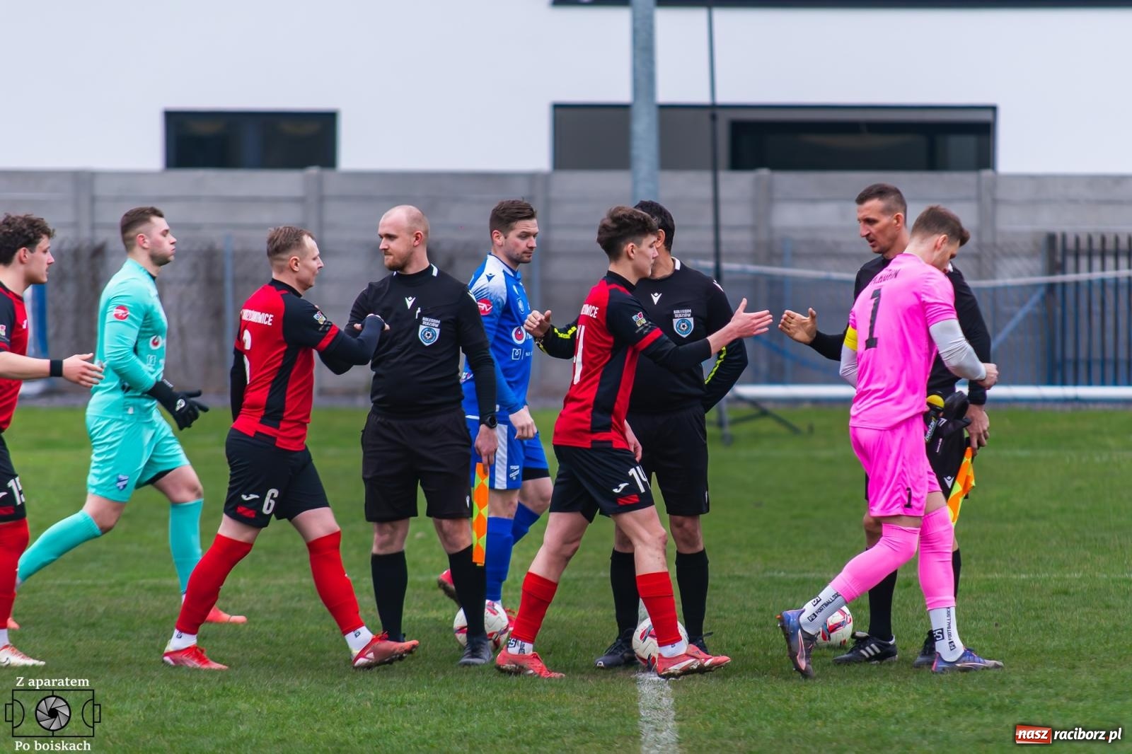Zdjęcie w galerii na portalu naszraciborz.pl: Niewykorzystane okazje i spóźniona pogoń. Podział punktów w derbach [FOTO] wiadomości z regionu