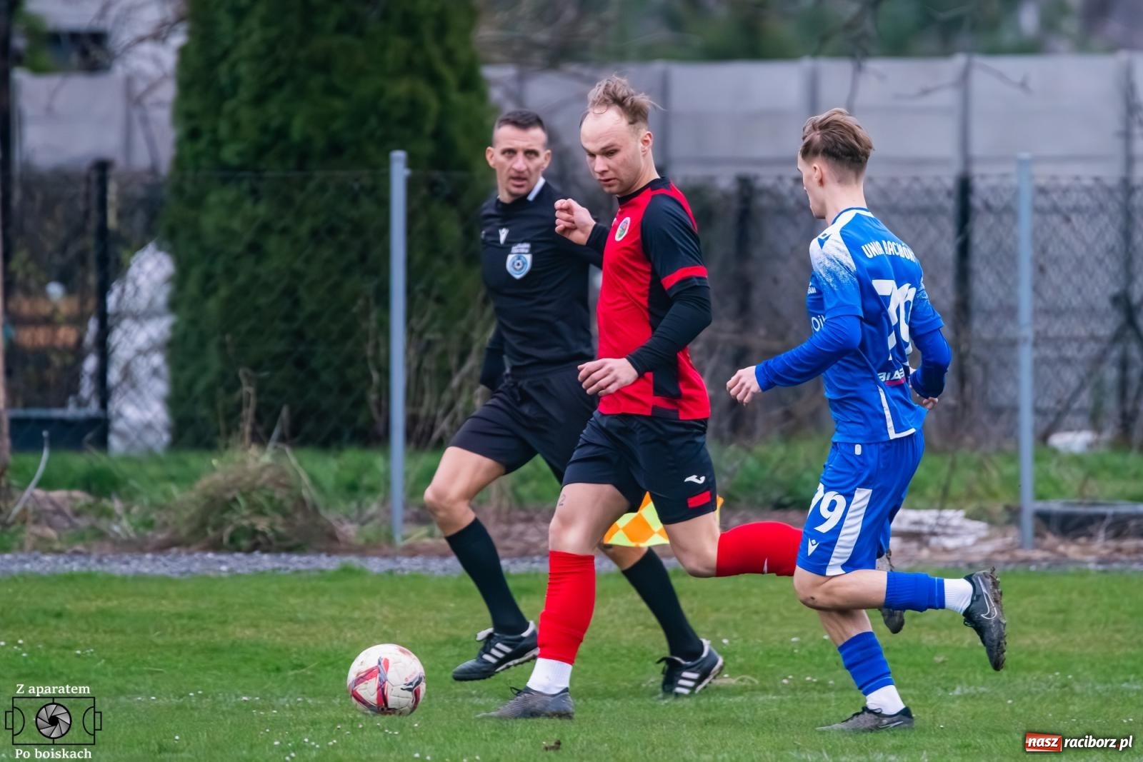 Zdjęcie w galerii na portalu naszraciborz.pl: Niewykorzystane okazje i spóźniona pogoń. Podział punktów w derbach [FOTO] wiadomości z regionu