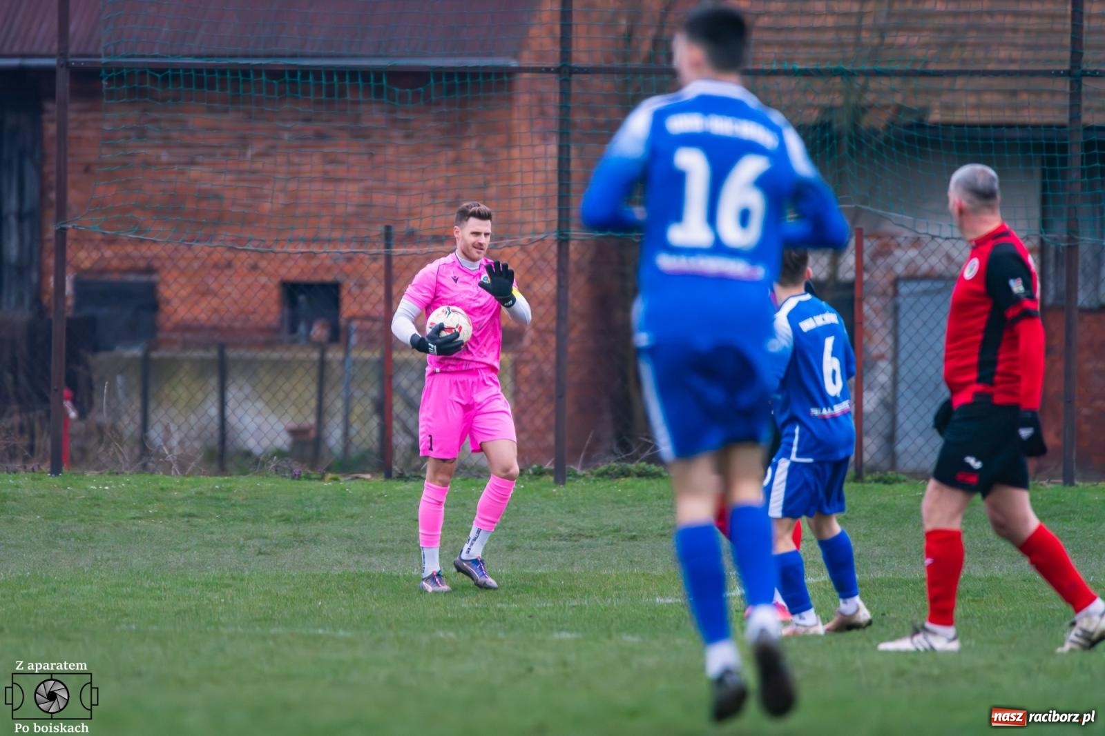 Zdjęcie w galerii na portalu naszraciborz.pl: Niewykorzystane okazje i spóźniona pogoń. Podział punktów w derbach [FOTO] wiadomości z regionu