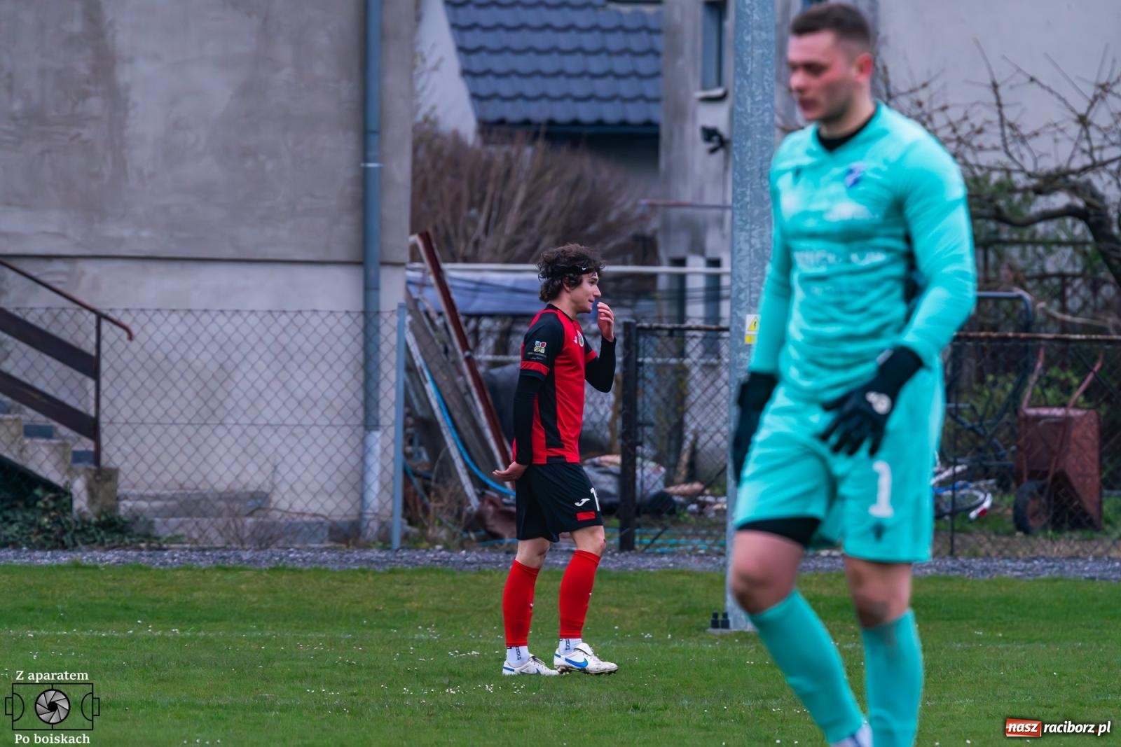 Zdjęcie w galerii na portalu naszraciborz.pl: Niewykorzystane okazje i spóźniona pogoń. Podział punktów w derbach [FOTO] wiadomości z regionu