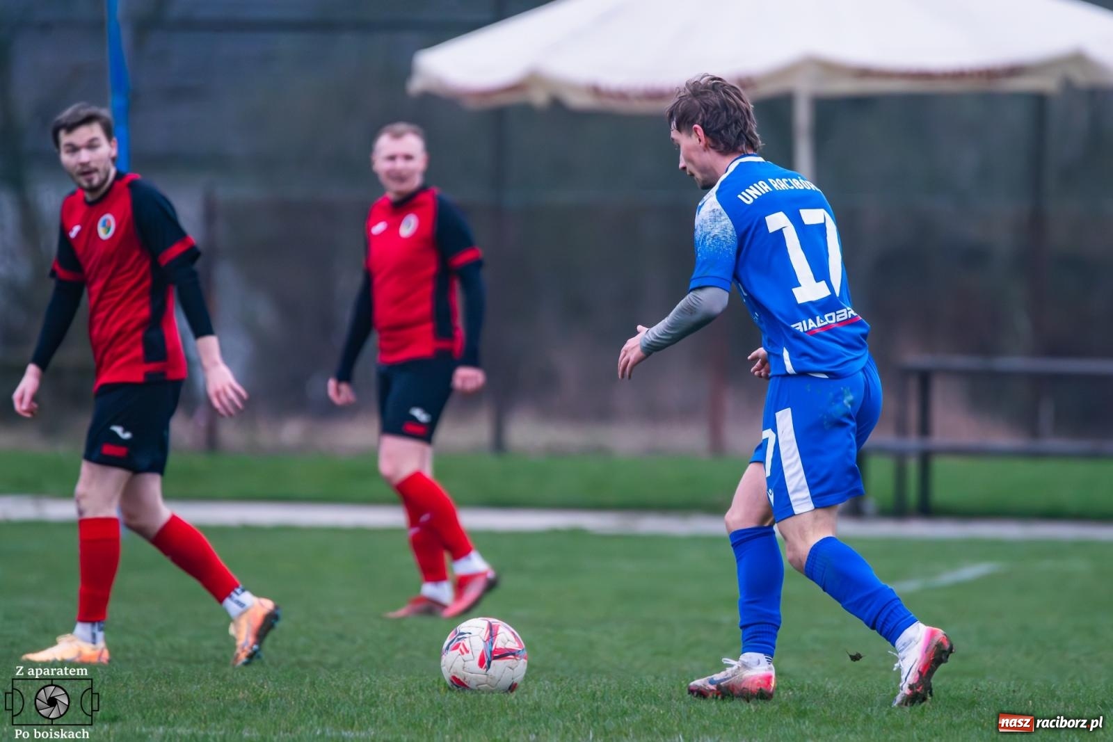 Zdjęcie w galerii na portalu naszraciborz.pl: Niewykorzystane okazje i spóźniona pogoń. Podział punktów w derbach [FOTO] wiadomości z regionu