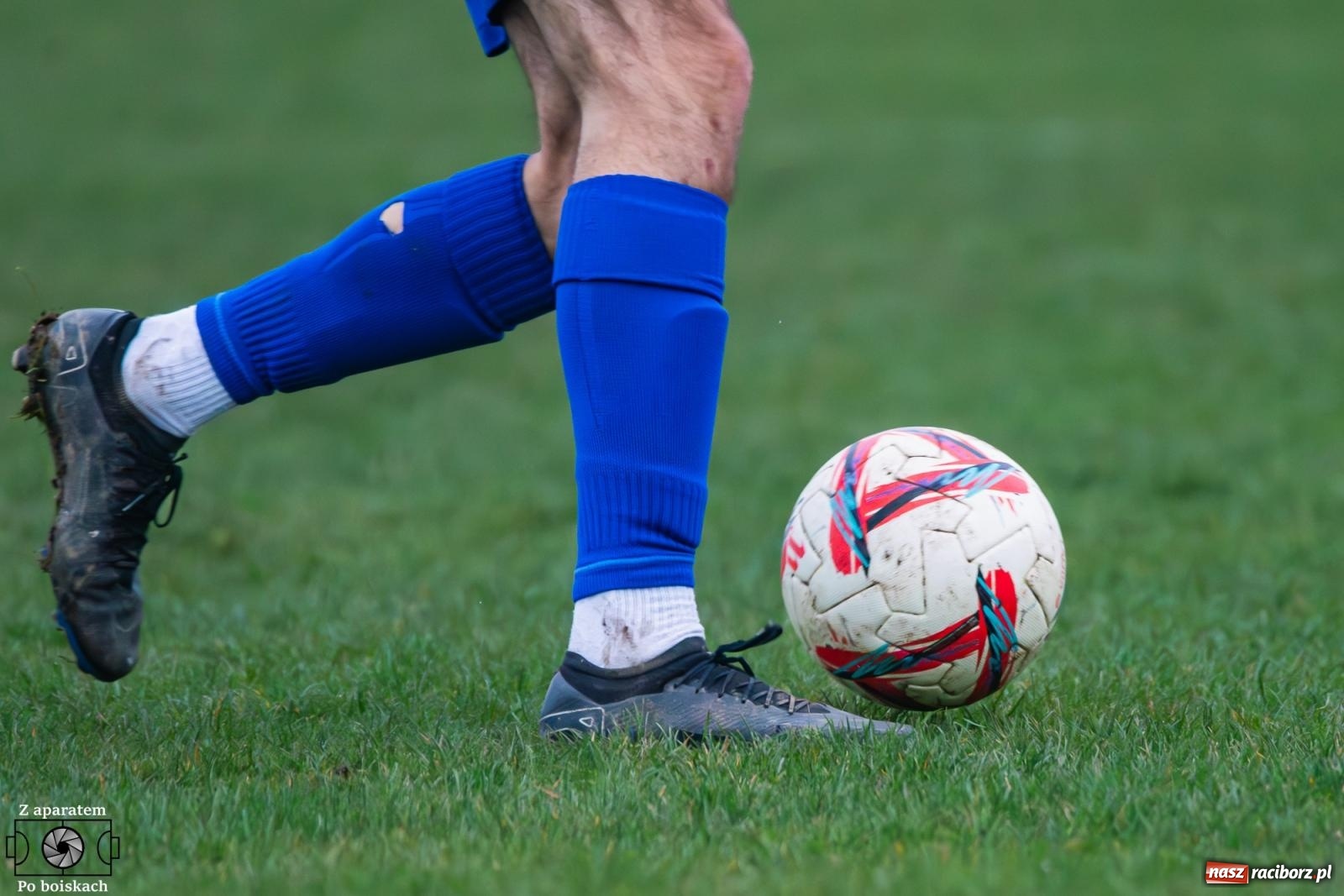 Zdjęcie w galerii na portalu naszraciborz.pl: Niewykorzystane okazje i spóźniona pogoń. Podział punktów w derbach [FOTO] wiadomości z regionu