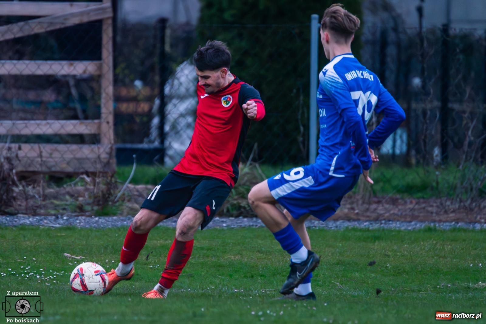 Zdjęcie w galerii na portalu naszraciborz.pl: Niewykorzystane okazje i spóźniona pogoń. Podział punktów w derbach [FOTO] wiadomości z regionu
