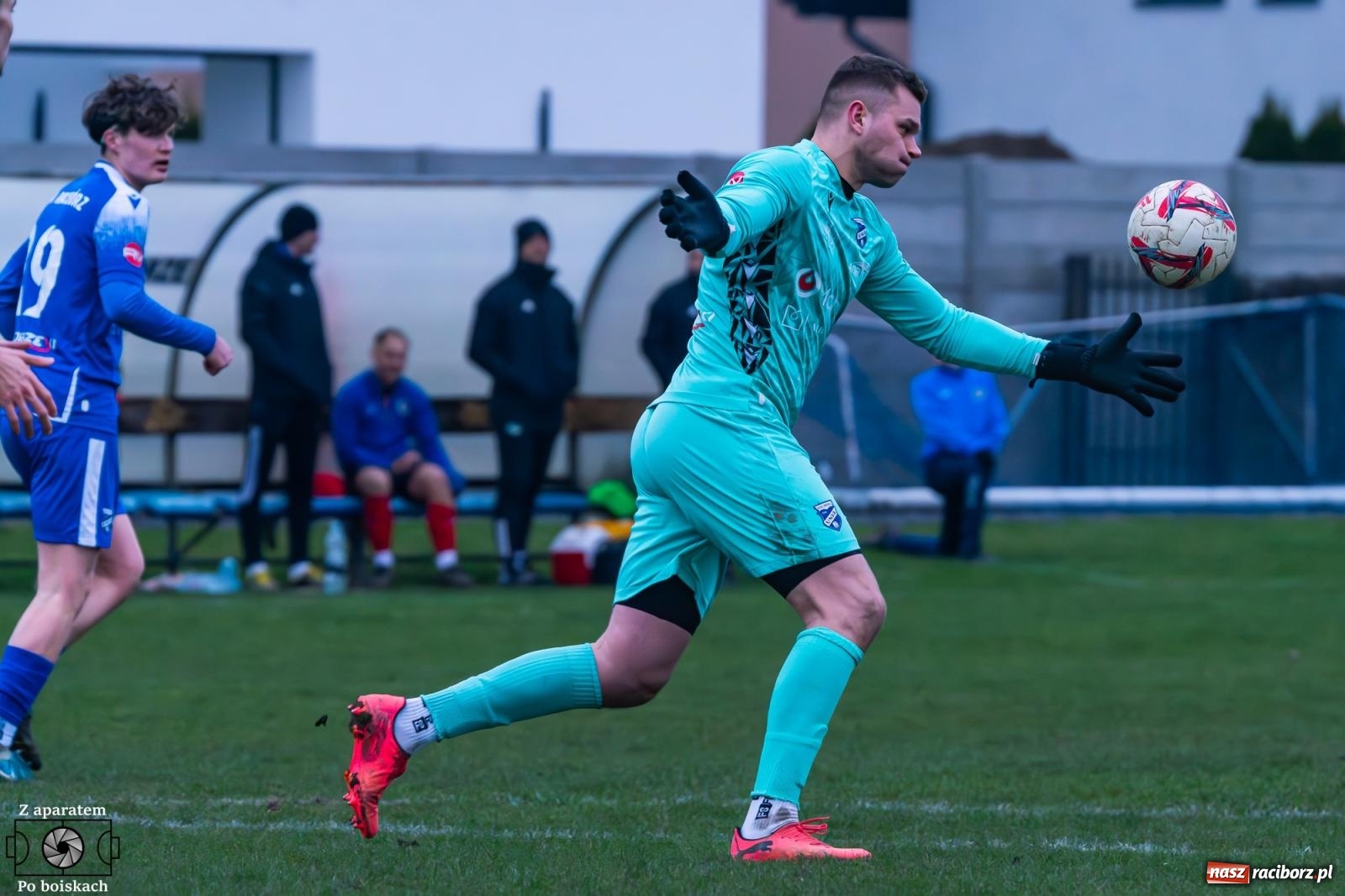 Zdjęcie w galerii na portalu naszraciborz.pl: Niewykorzystane okazje i spóźniona pogoń. Podział punktów w derbach [FOTO] wiadomości z regionu