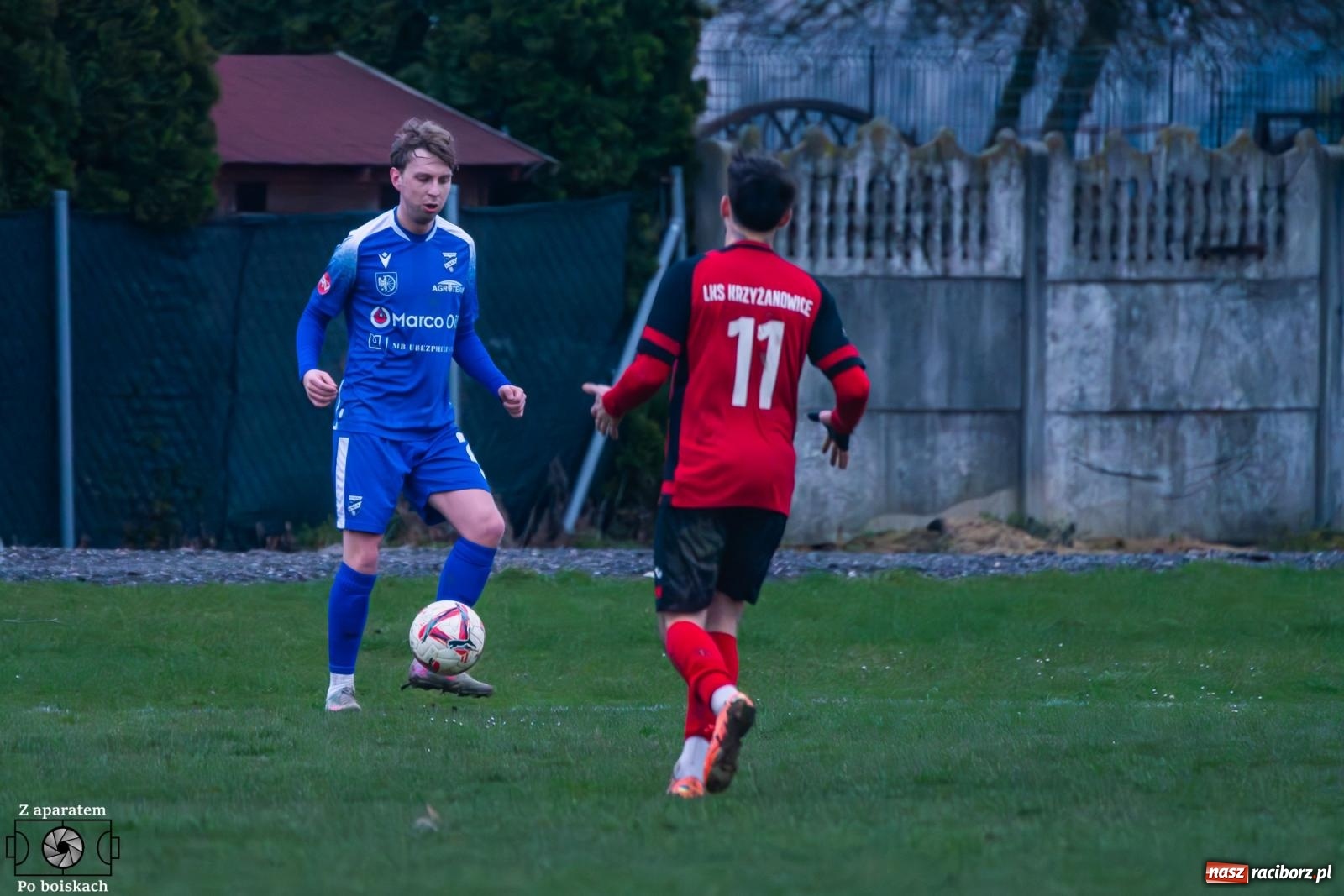 Zdjęcie w galerii na portalu naszraciborz.pl: Niewykorzystane okazje i spóźniona pogoń. Podział punktów w derbach [FOTO] wiadomości z regionu