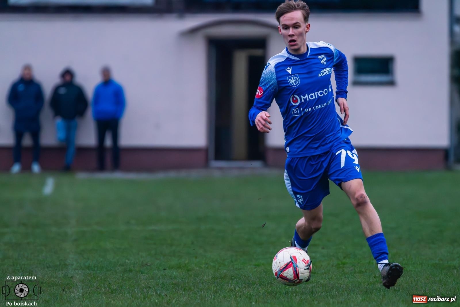 Zdjęcie w galerii na portalu naszraciborz.pl: Niewykorzystane okazje i spóźniona pogoń. Podział punktów w derbach [FOTO] wiadomości z regionu