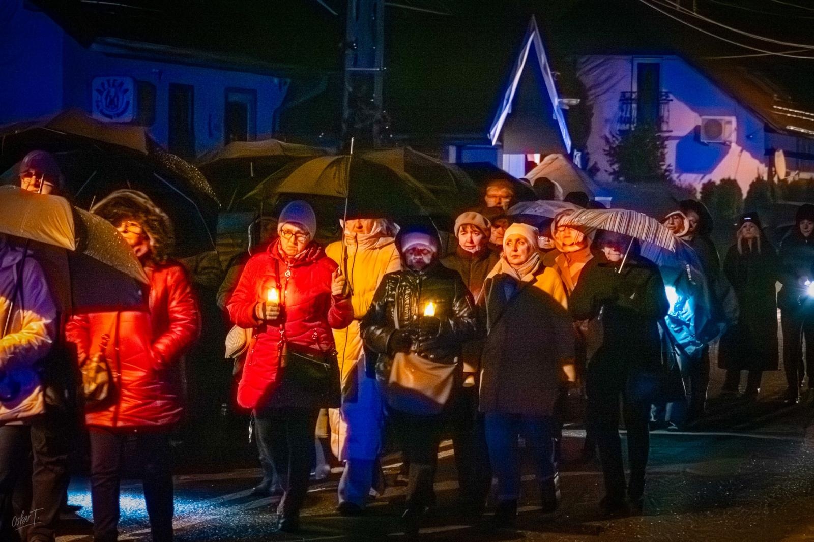 Zdjęcie w galerii na portalu naszraciborz.pl: Droga krzyżowa przeszła ulicami Nędzy wiadomości z regionu