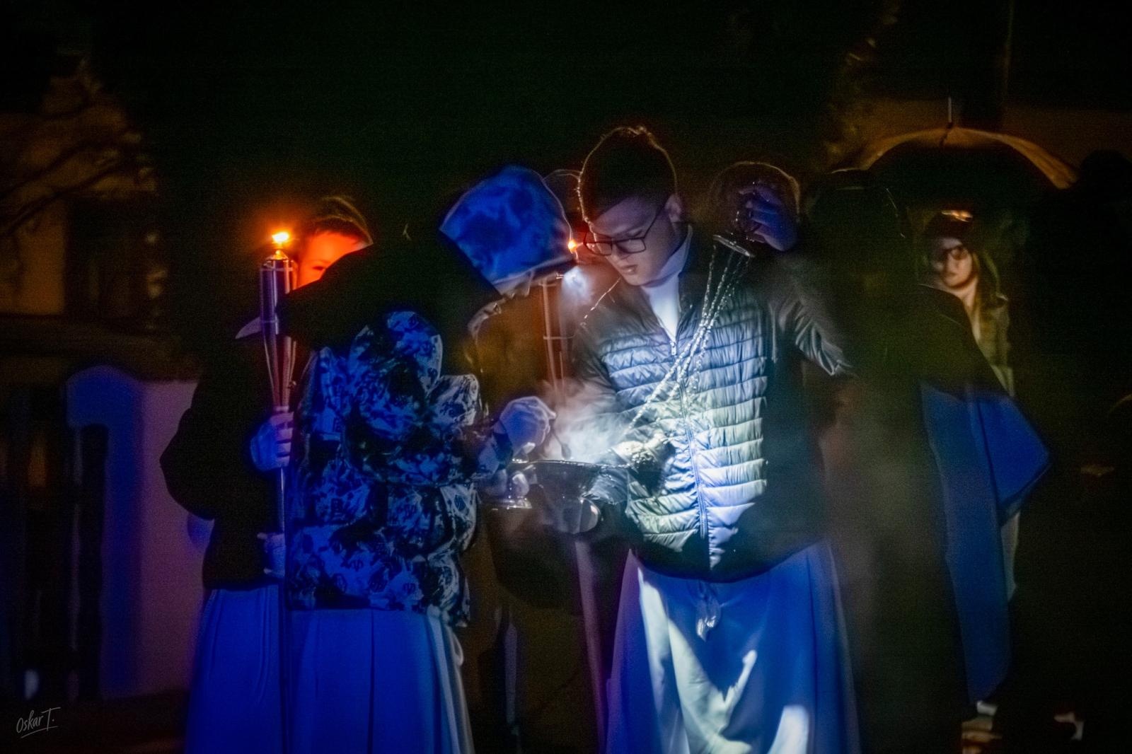 Zdjęcie w galerii na portalu naszraciborz.pl: Droga krzyżowa przeszła ulicami Nędzy wiadomości z regionu