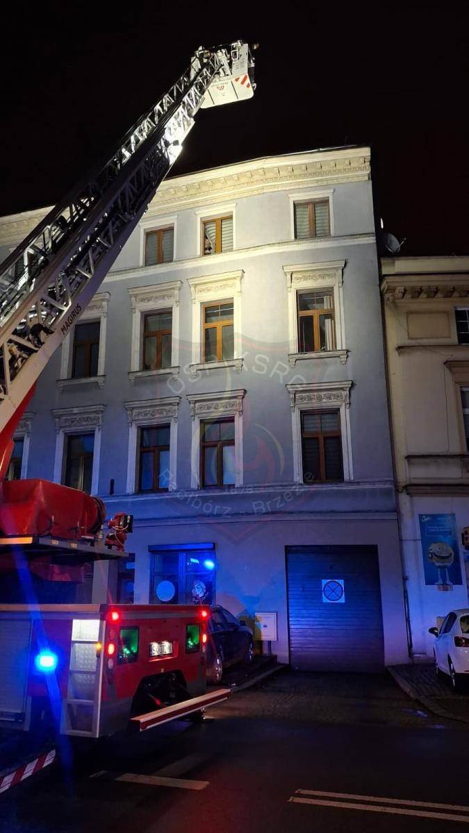 Zdjęcie w galerii na portalu naszraciborz.pl: Noc pełna akcji strażaków. Płonący dom i ranny 38-latek wiadomości z regionu
