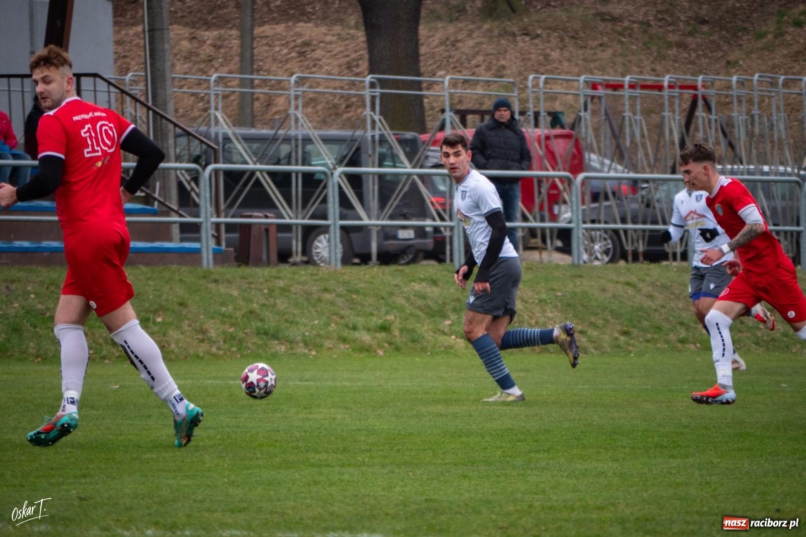 Zdjęcie w galerii na portalu naszraciborz.pl: Dziewięć goli i wielkie emocje. Nędza przegrywa po thrillerze [FOTO] wiadomości z regionu