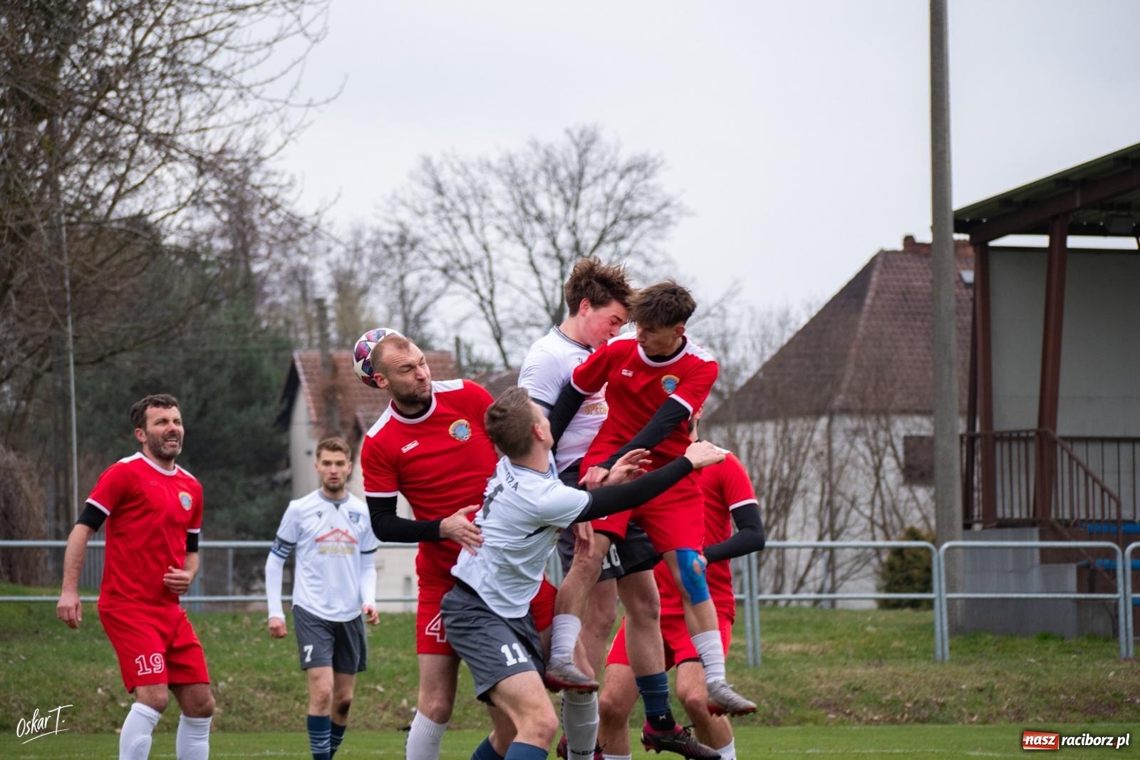 Zdjęcie w galerii na portalu naszraciborz.pl: Dziewięć goli i wielkie emocje. Nędza przegrywa po thrillerze [FOTO] wiadomości z regionu