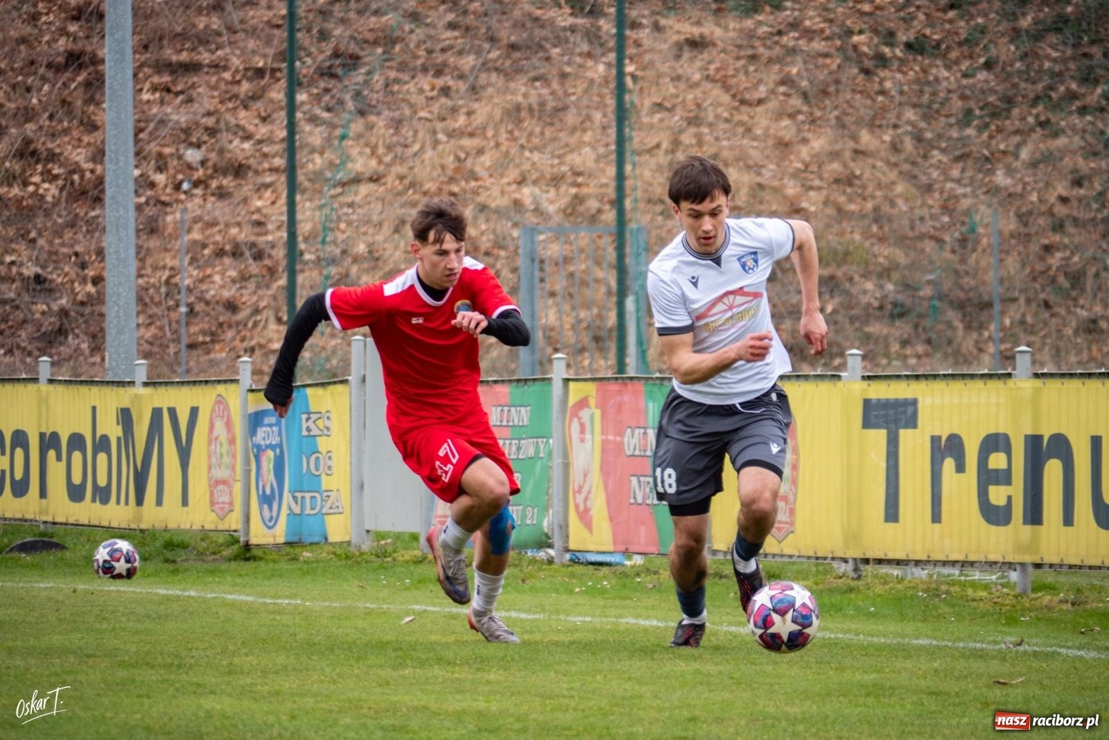 Zdjęcie w galerii na portalu naszraciborz.pl: Dziewięć goli i wielkie emocje. Nędza przegrywa po thrillerze [FOTO] wiadomości z regionu