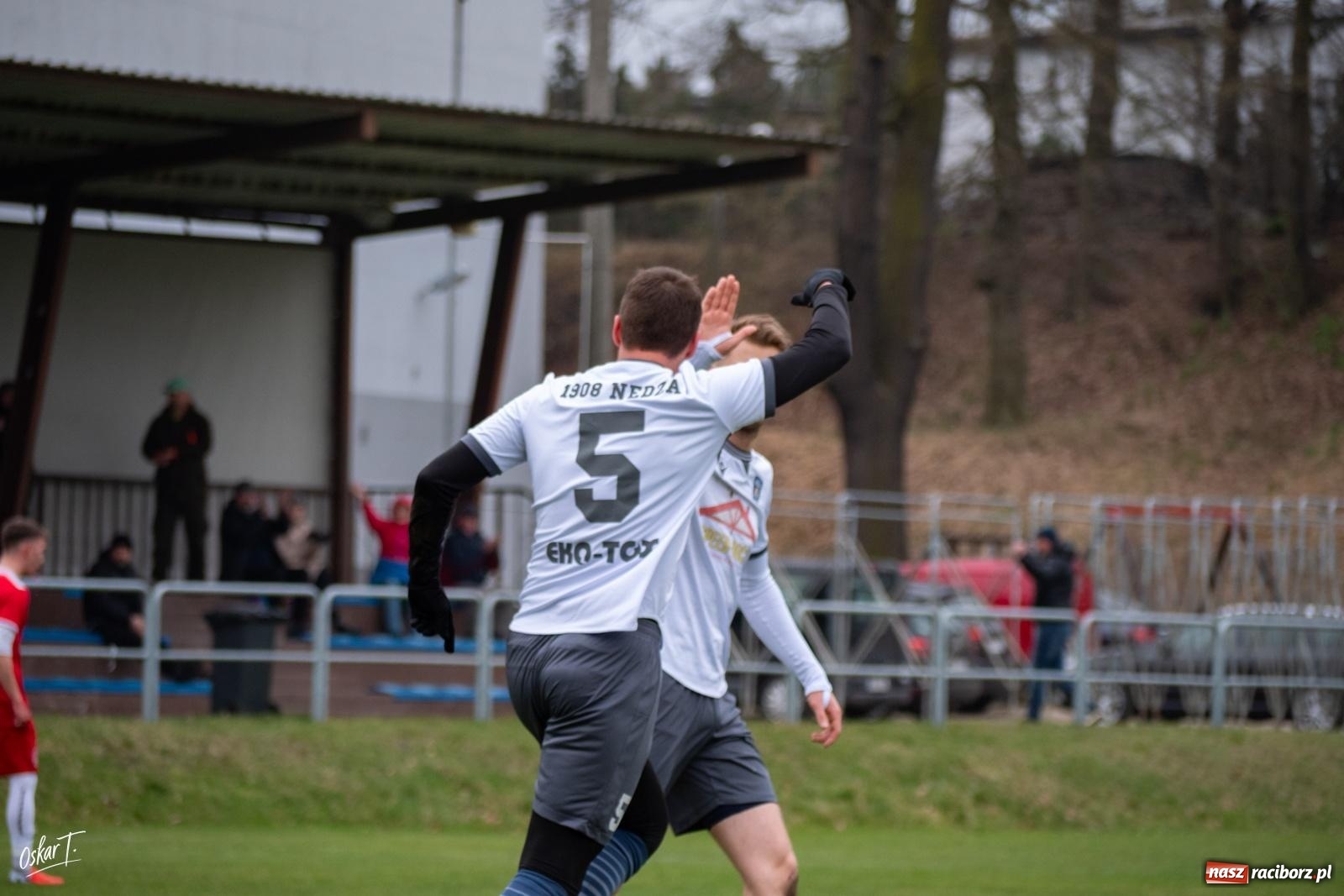 Zdjęcie w galerii na portalu naszraciborz.pl: Dziewięć goli i wielkie emocje. Nędza przegrywa po thrillerze [FOTO] wiadomości z regionu