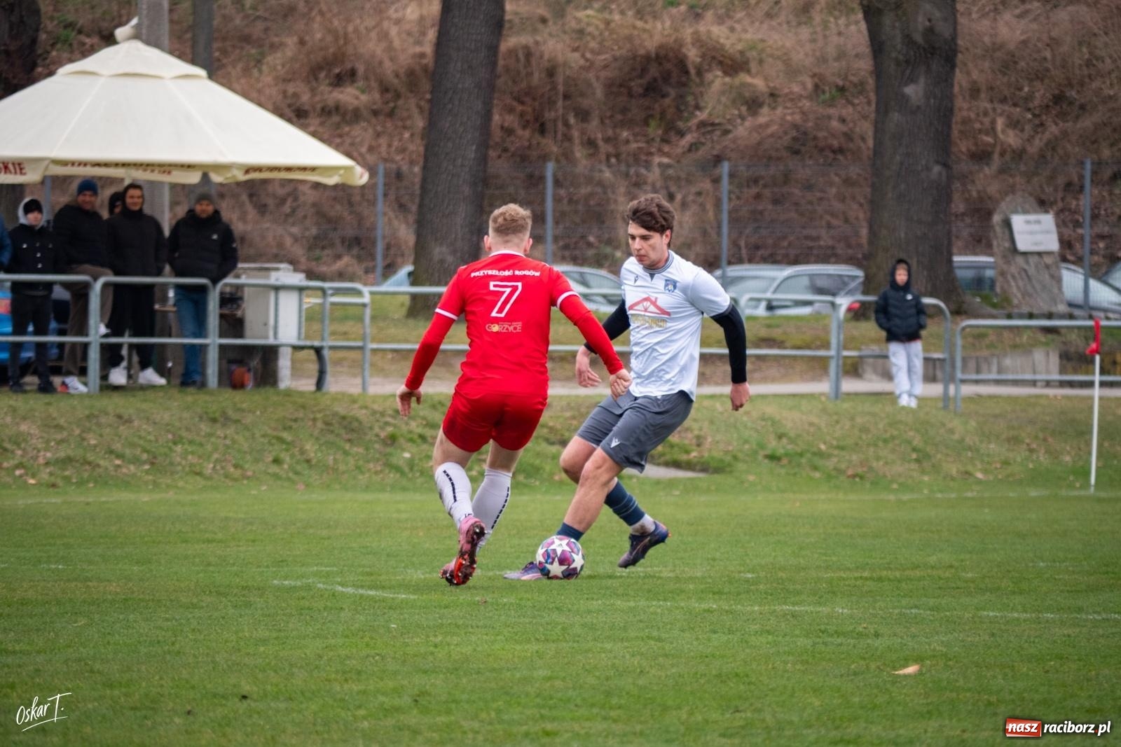Zdjęcie w galerii na portalu naszraciborz.pl: Dziewięć goli i wielkie emocje. Nędza przegrywa po thrillerze [FOTO] wiadomości z regionu