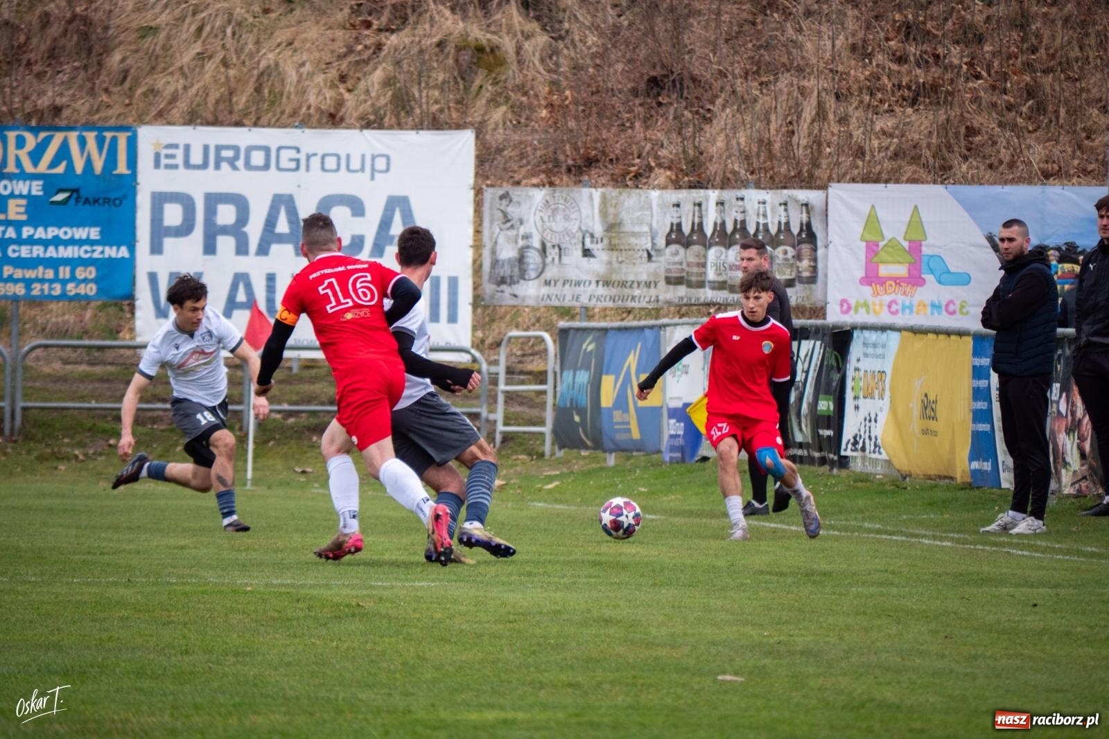 Zdjęcie w galerii na portalu naszraciborz.pl: Dziewięć goli i wielkie emocje. Nędza przegrywa po thrillerze [FOTO] wiadomości z regionu