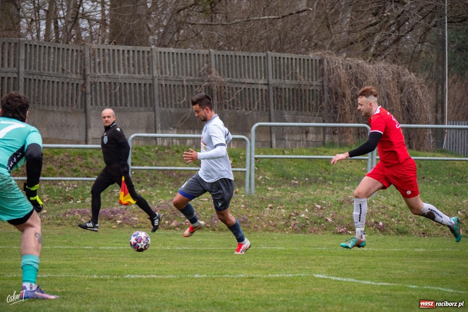 Zdjęcie w galerii na portalu naszraciborz.pl: Dziewięć goli i wielkie emocje. Nędza przegrywa po thrillerze [FOTO] wiadomości z regionu