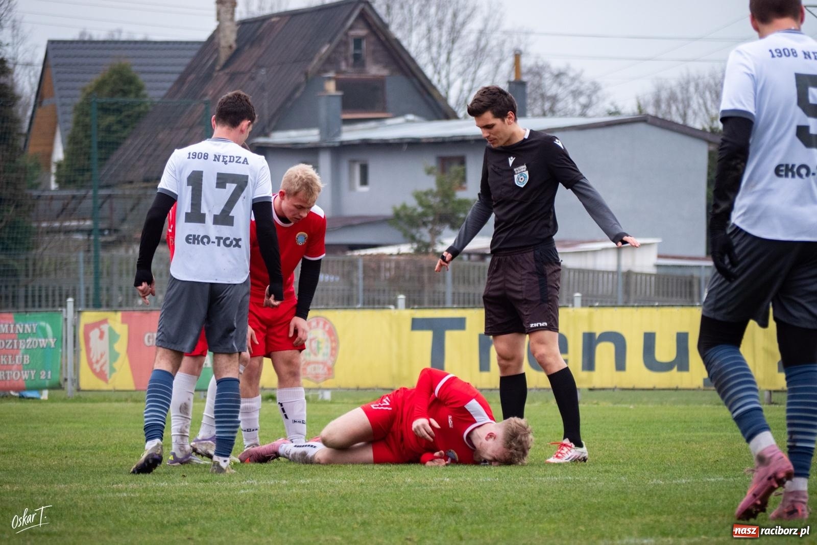 Zdjęcie w galerii na portalu naszraciborz.pl: Dziewięć goli i wielkie emocje. Nędza przegrywa po thrillerze [FOTO] wiadomości z regionu