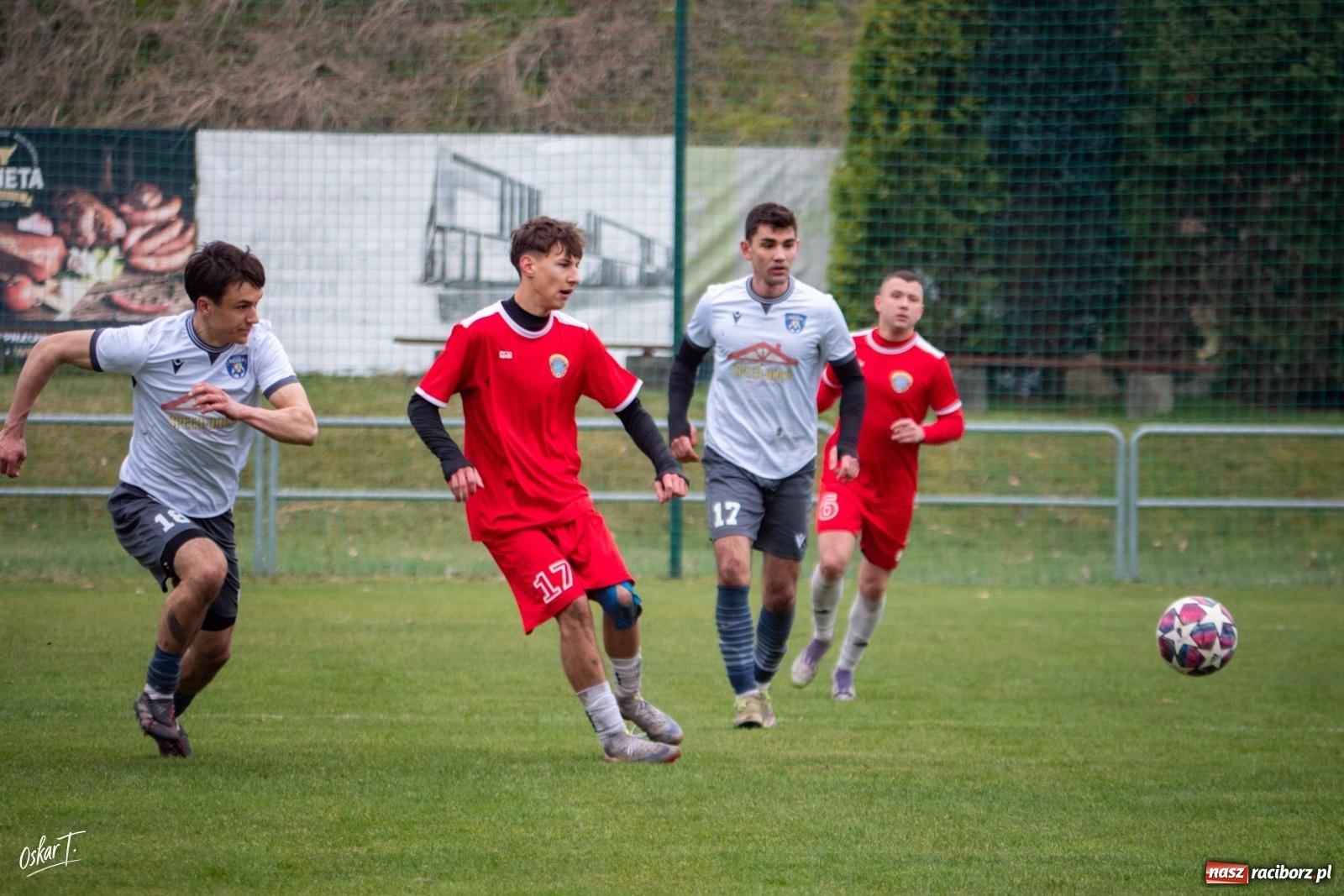 Zdjęcie w galerii na portalu naszraciborz.pl: Dziewięć goli i wielkie emocje. Nędza przegrywa po thrillerze [FOTO] wiadomości z regionu
