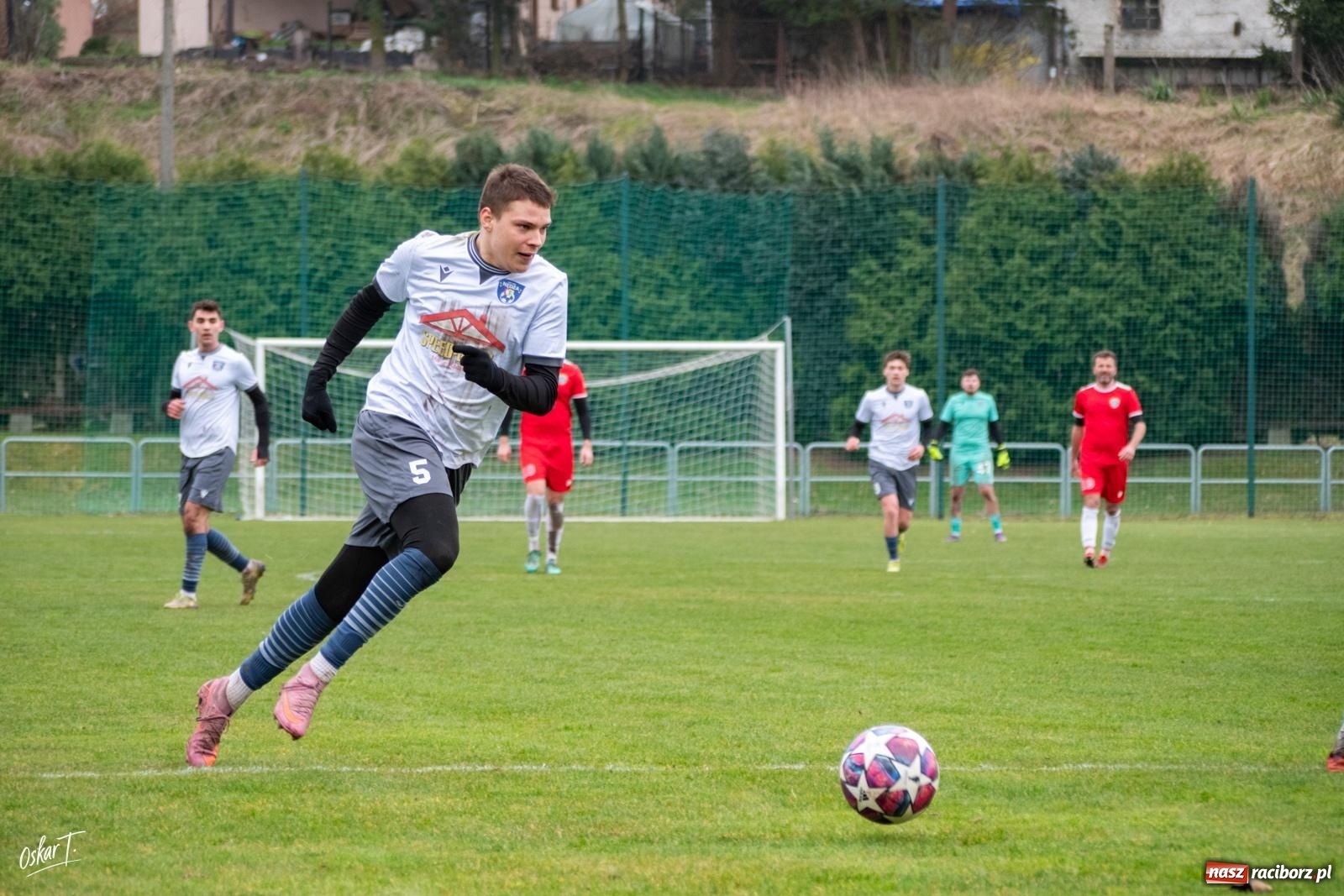 Zdjęcie w galerii na portalu naszraciborz.pl: Dziewięć goli i wielkie emocje. Nędza przegrywa po thrillerze [FOTO] wiadomości z regionu