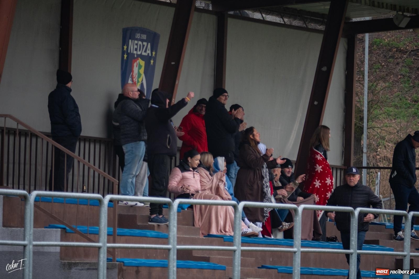 Zdjęcie w galerii na portalu naszraciborz.pl: Dziewięć goli i wielkie emocje. Nędza przegrywa po thrillerze [FOTO] wiadomości z regionu