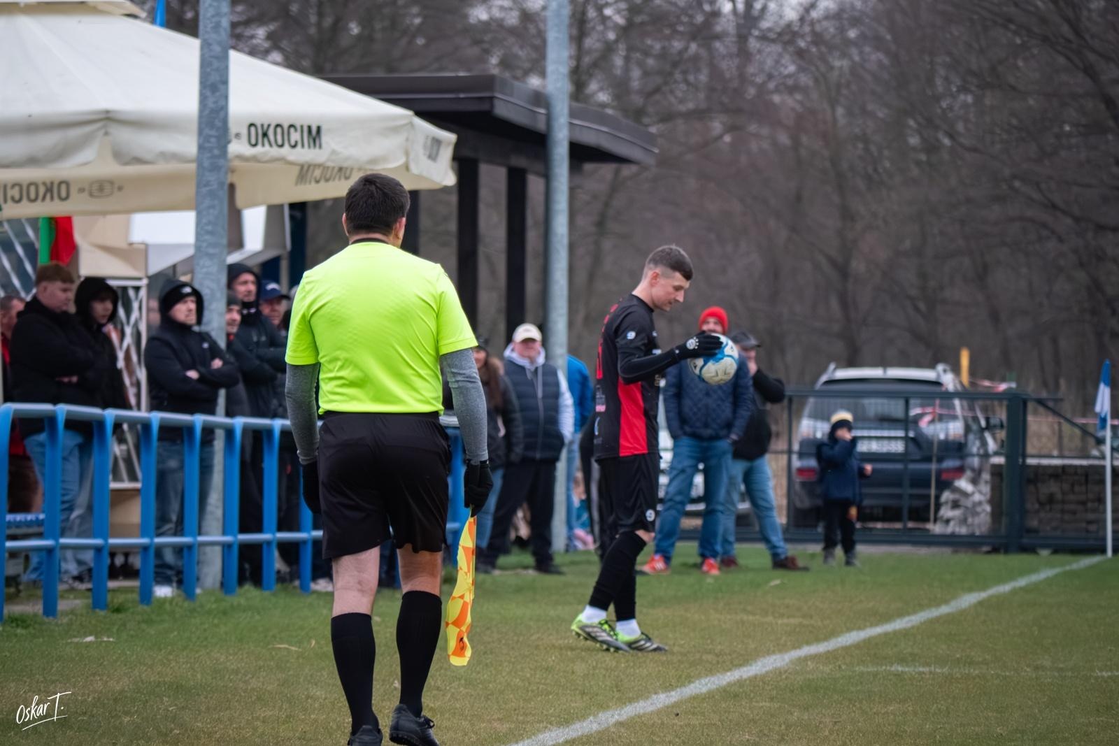Zdjęcie w galerii na portalu naszraciborz.pl: Obudzili się w końcówce, ale zabrakło czasu. Markowice bez punktów w derbach [FOTO] wiadomości z regionu