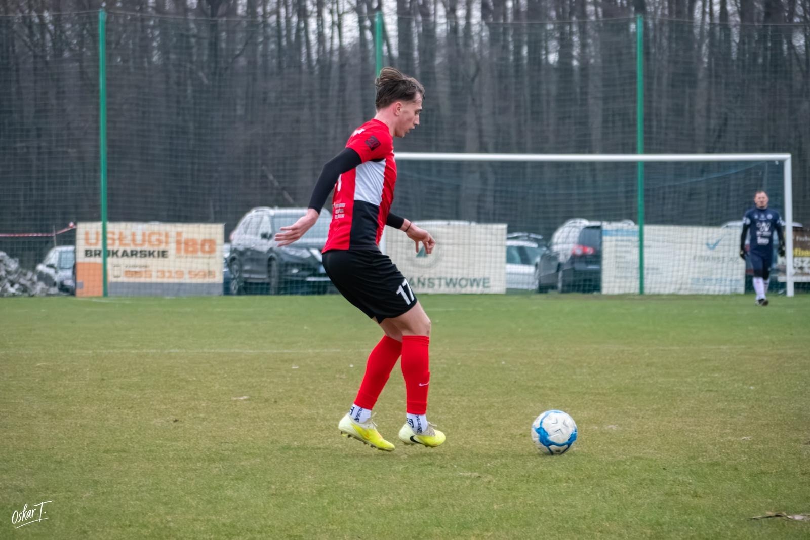 Zdjęcie w galerii na portalu naszraciborz.pl: Obudzili się w końcówce, ale zabrakło czasu. Markowice bez punktów w derbach [FOTO] wiadomości z regionu