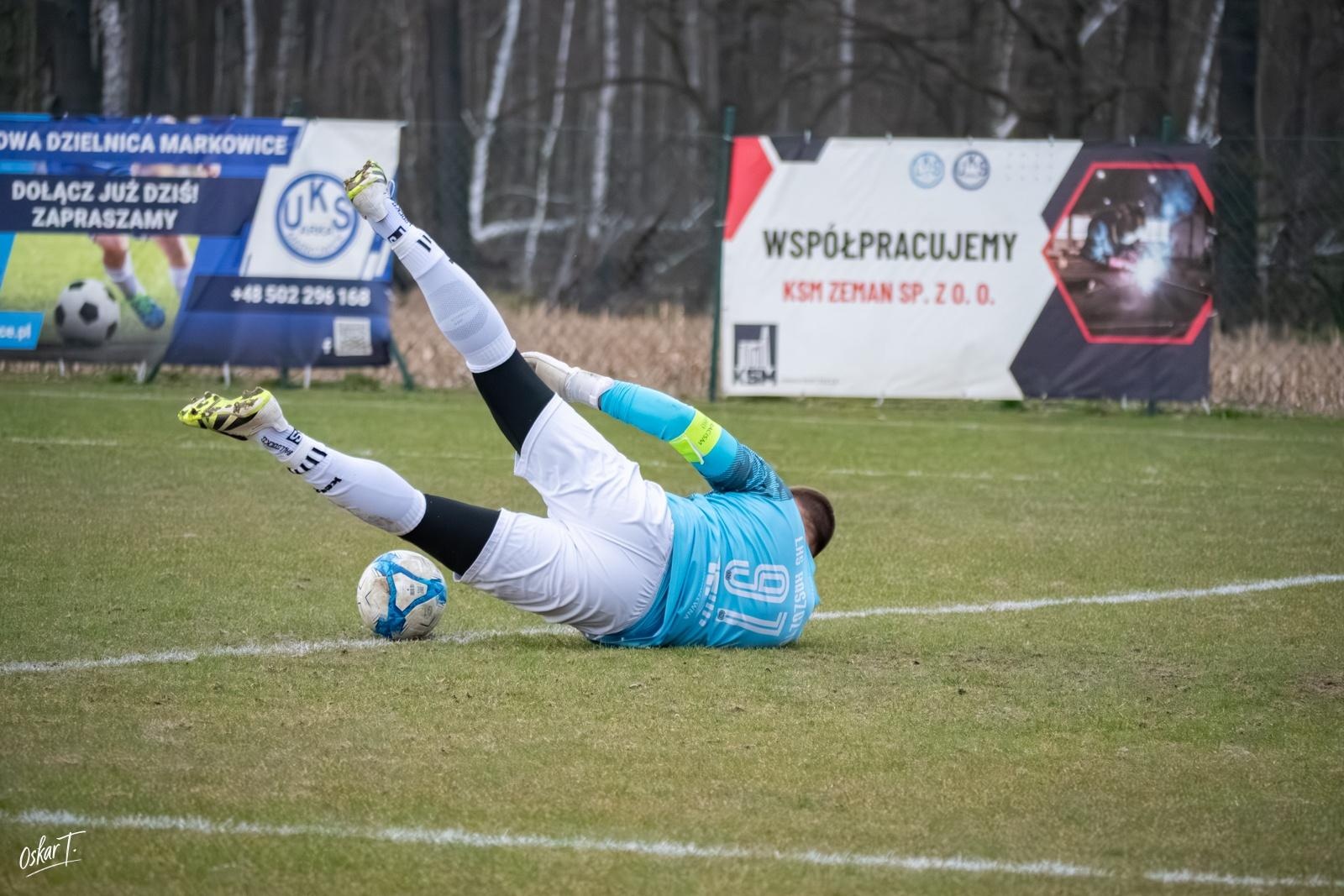 Zdjęcie w galerii na portalu naszraciborz.pl: Obudzili się w końcówce, ale zabrakło czasu. Markowice bez punktów w derbach [FOTO] wiadomości z regionu