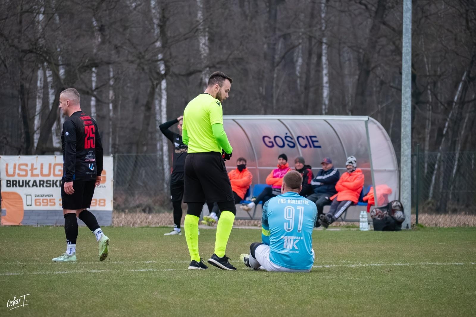 Zdjęcie w galerii na portalu naszraciborz.pl: Obudzili się w końcówce, ale zabrakło czasu. Markowice bez punktów w derbach [FOTO] wiadomości z regionu