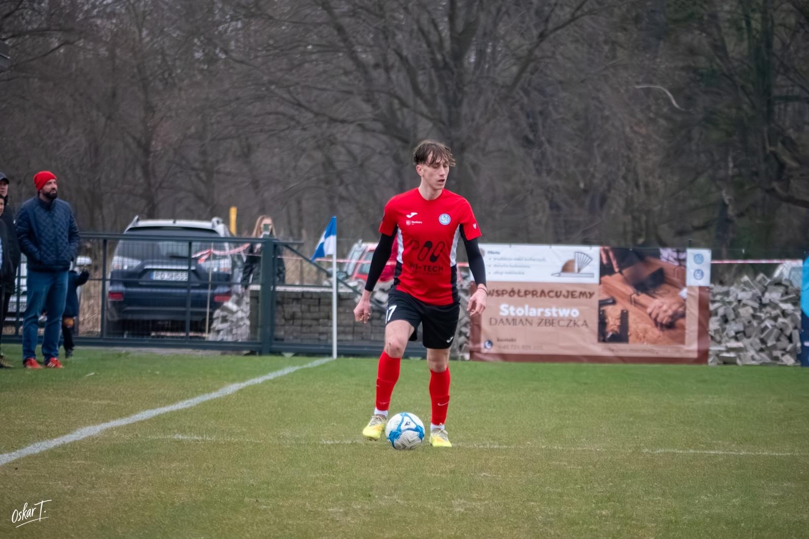 Zdjęcie w galerii na portalu naszraciborz.pl: Obudzili się w końcówce, ale zabrakło czasu. Markowice bez punktów w derbach [FOTO] wiadomości z regionu