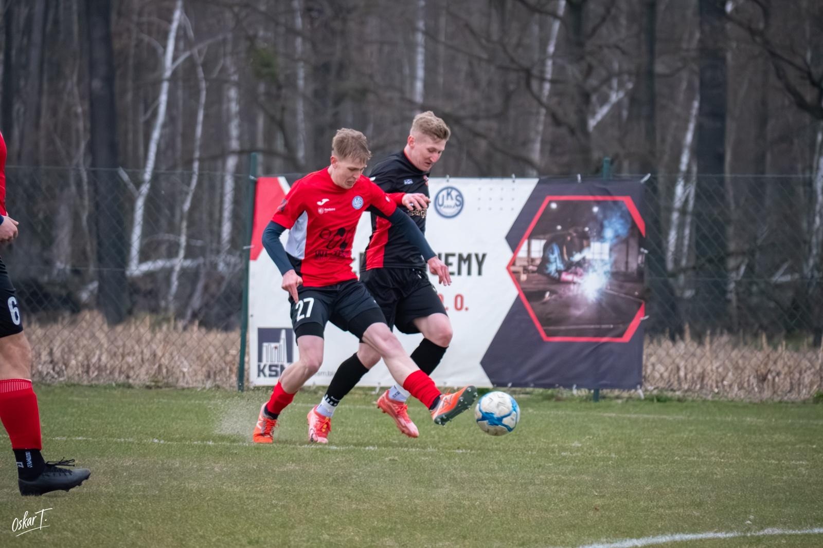 Zdjęcie w galerii na portalu naszraciborz.pl: Obudzili się w końcówce, ale zabrakło czasu. Markowice bez punktów w derbach [FOTO] wiadomości z regionu