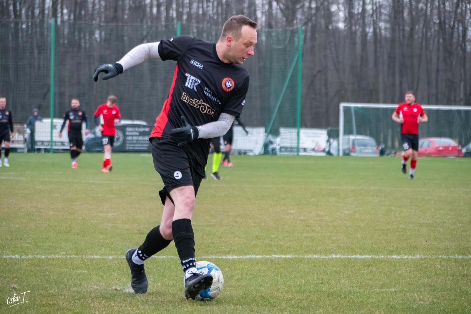 Zdjęcie w galerii na portalu naszraciborz.pl: Obudzili się w końcówce, ale zabrakło czasu. Markowice bez punktów w derbach [FOTO] wiadomości z regionu