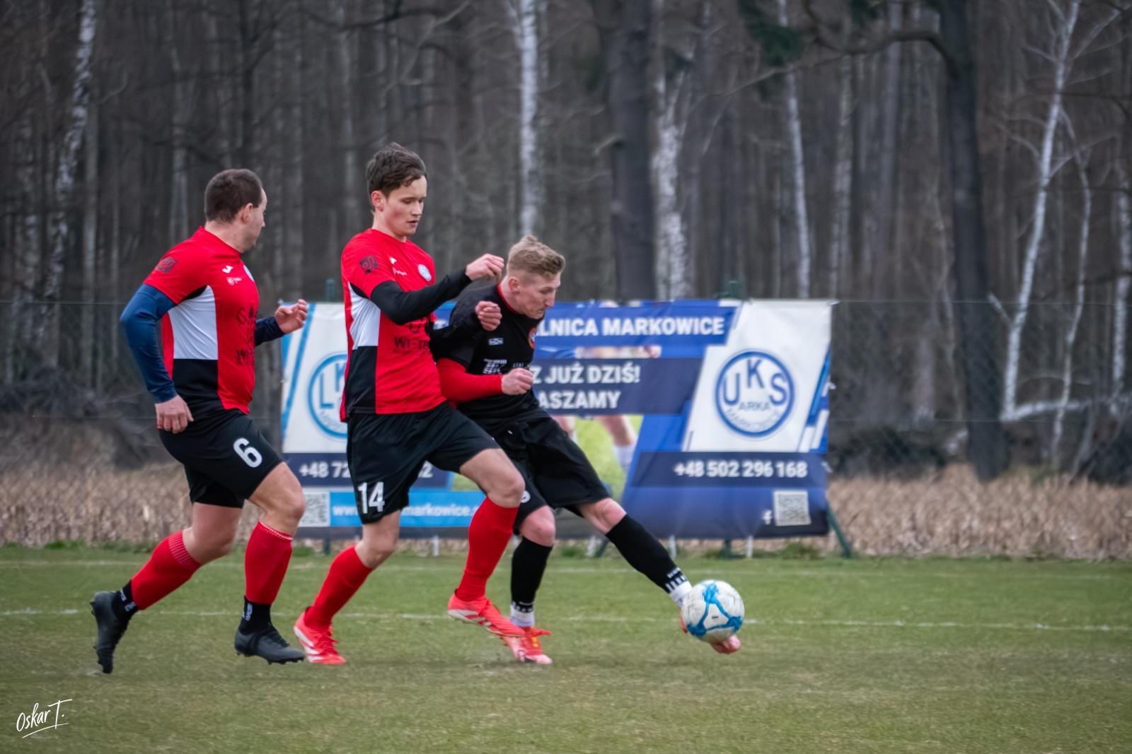 Zdjęcie w galerii na portalu naszraciborz.pl: Obudzili się w końcówce, ale zabrakło czasu. Markowice bez punktów w derbach [FOTO] wiadomości z regionu