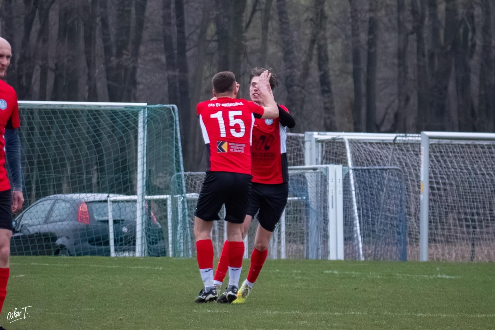 Zdjęcie w galerii na portalu naszraciborz.pl: Obudzili się w końcówce, ale zabrakło czasu. Markowice bez punktów w derbach [FOTO] wiadomości z regionu