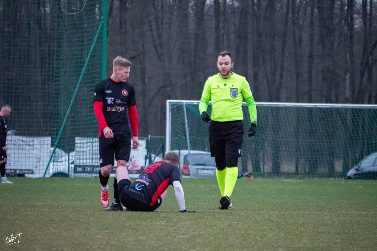 Zdjęcie w galerii na portalu naszraciborz.pl: Obudzili się w końcówce, ale zabrakło czasu. Markowice bez punktów w derbach [FOTO] wiadomości z regionu