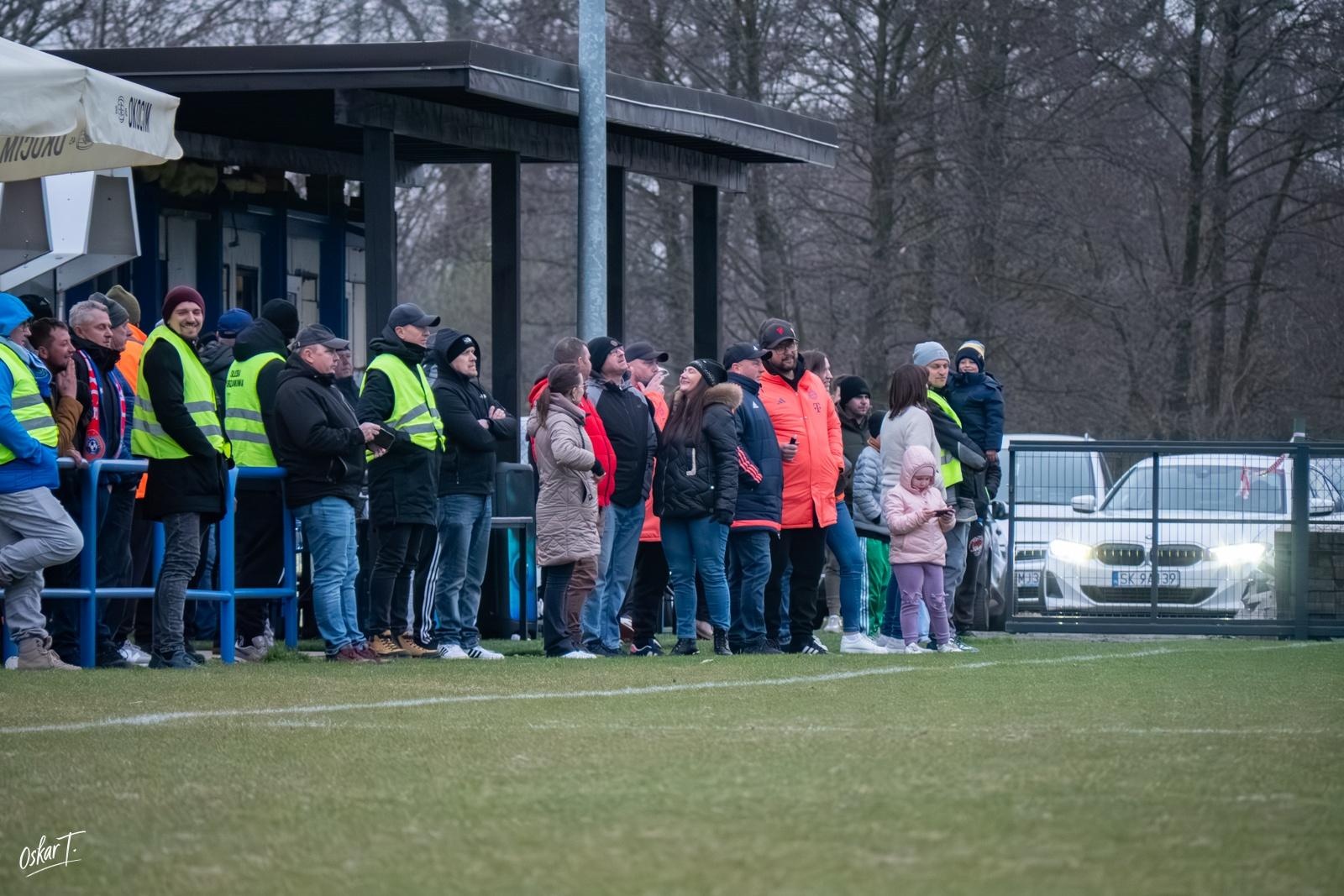 Zdjęcie w galerii na portalu naszraciborz.pl: Obudzili się w końcówce, ale zabrakło czasu. Markowice bez punktów w derbach [FOTO] wiadomości z regionu